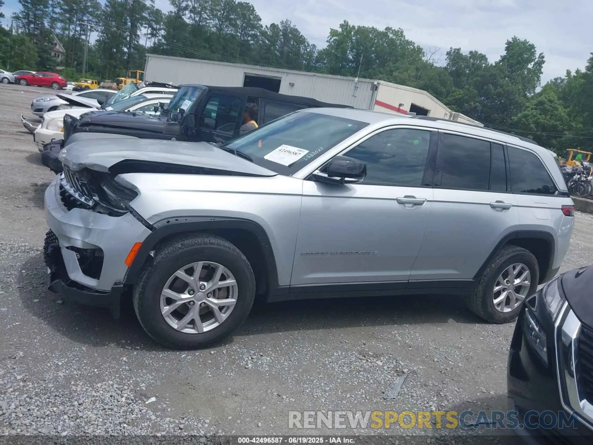 14 Photograph of a damaged car 1C4RJGBG1PC587289 JEEP GRAND CHEROKEE 2023