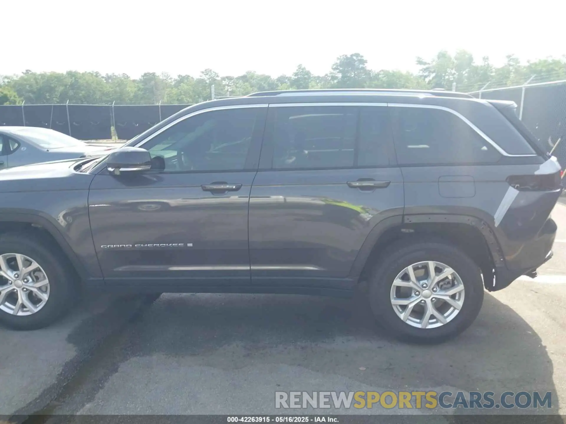 14 Photograph of a damaged car 1C4RJGBG5PC648630 JEEP GRAND CHEROKEE 2023