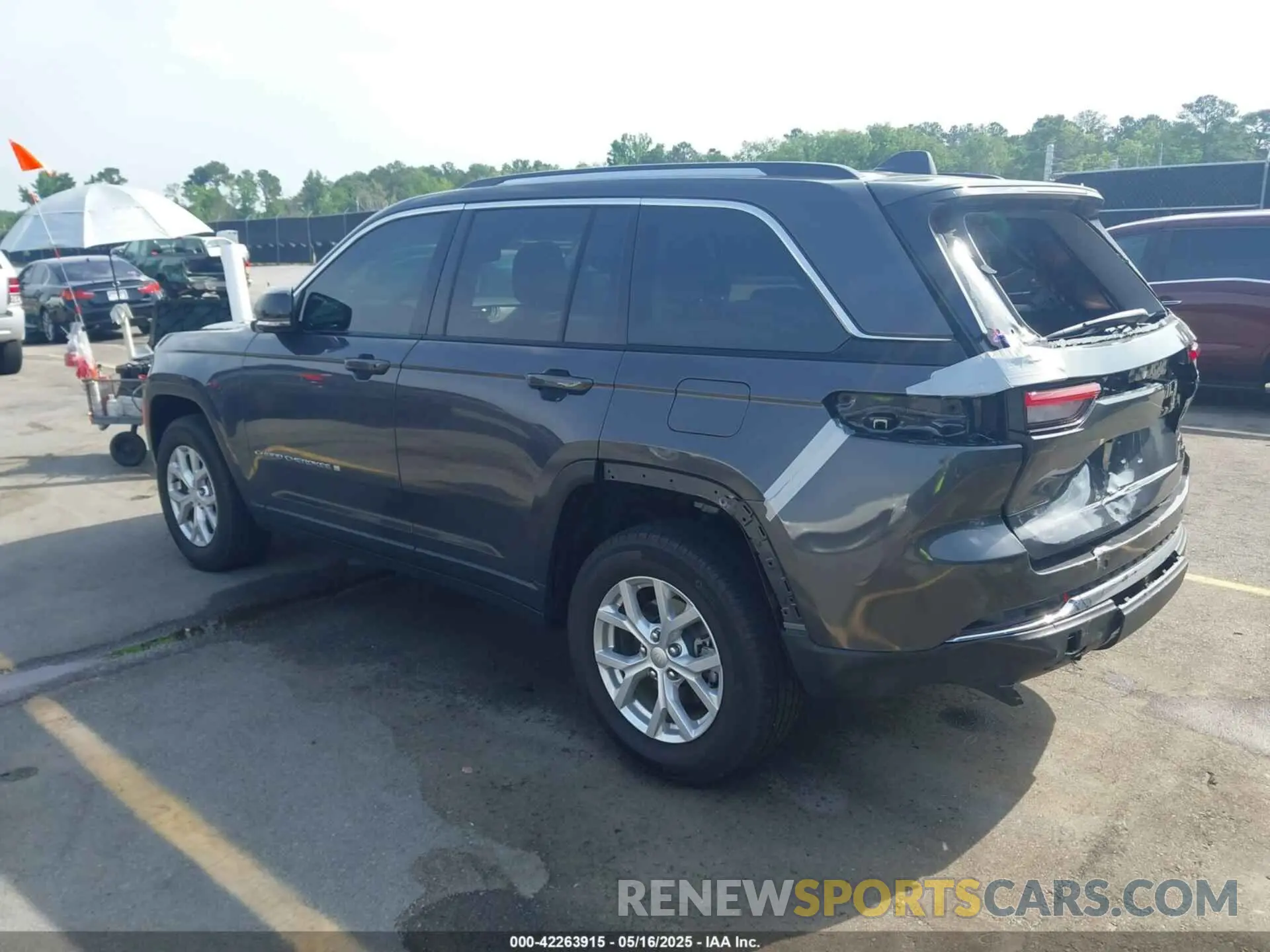 3 Photograph of a damaged car 1C4RJGBG5PC648630 JEEP GRAND CHEROKEE 2023