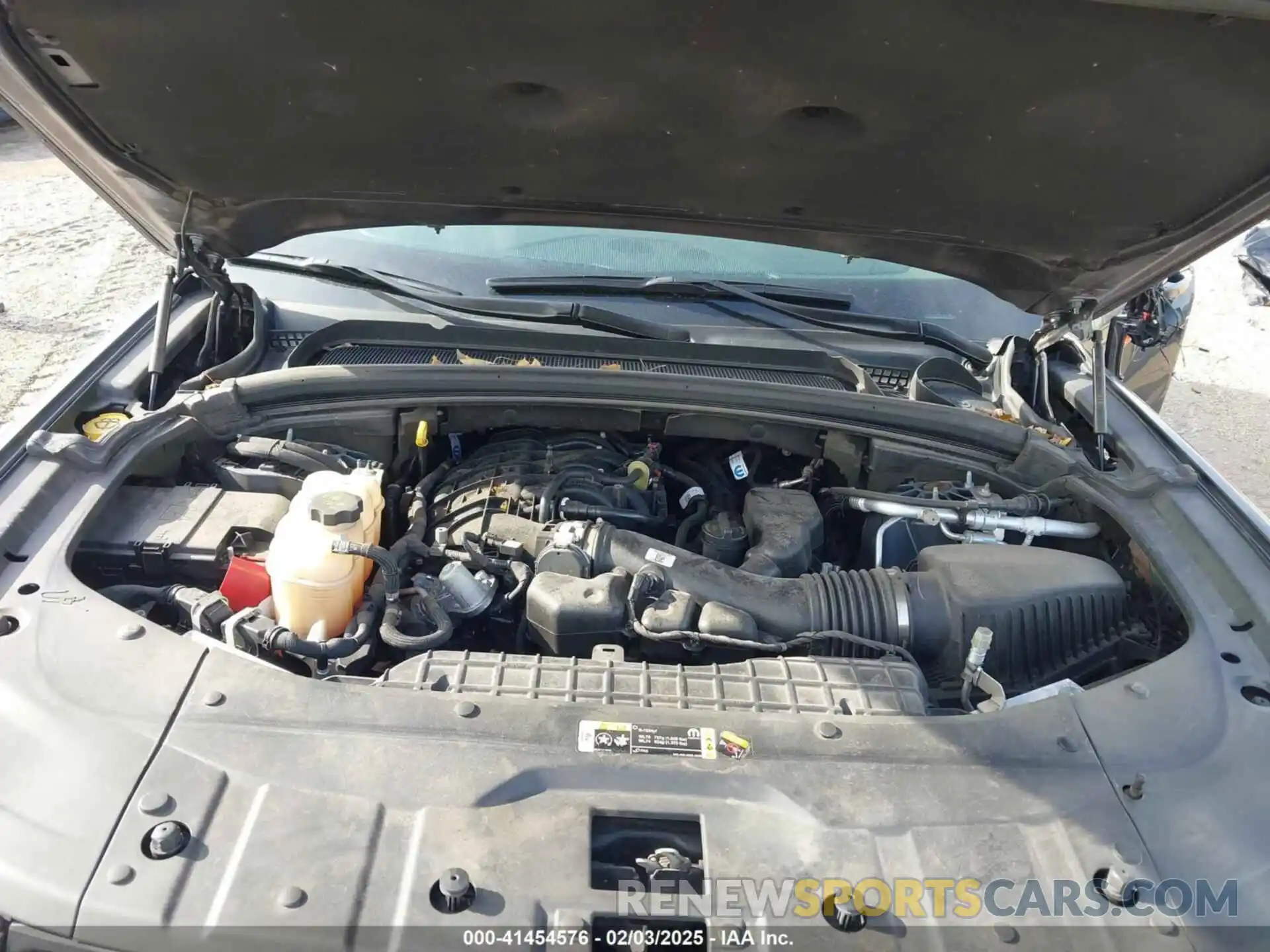 10 Photograph of a damaged car 1C4RJGBG7P8903118 JEEP GRAND CHEROKEE 2023