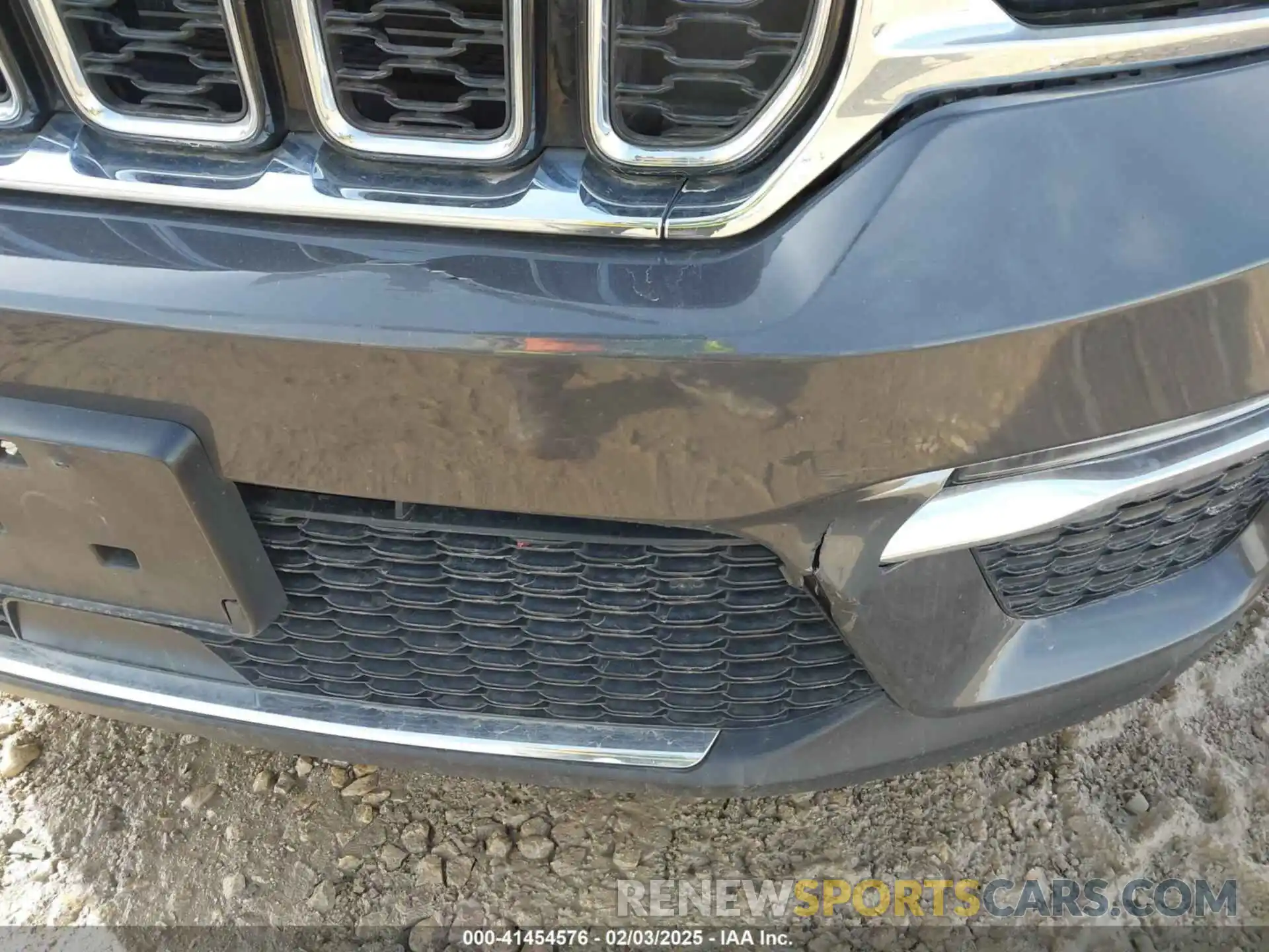 21 Photograph of a damaged car 1C4RJGBG7P8903118 JEEP GRAND CHEROKEE 2023