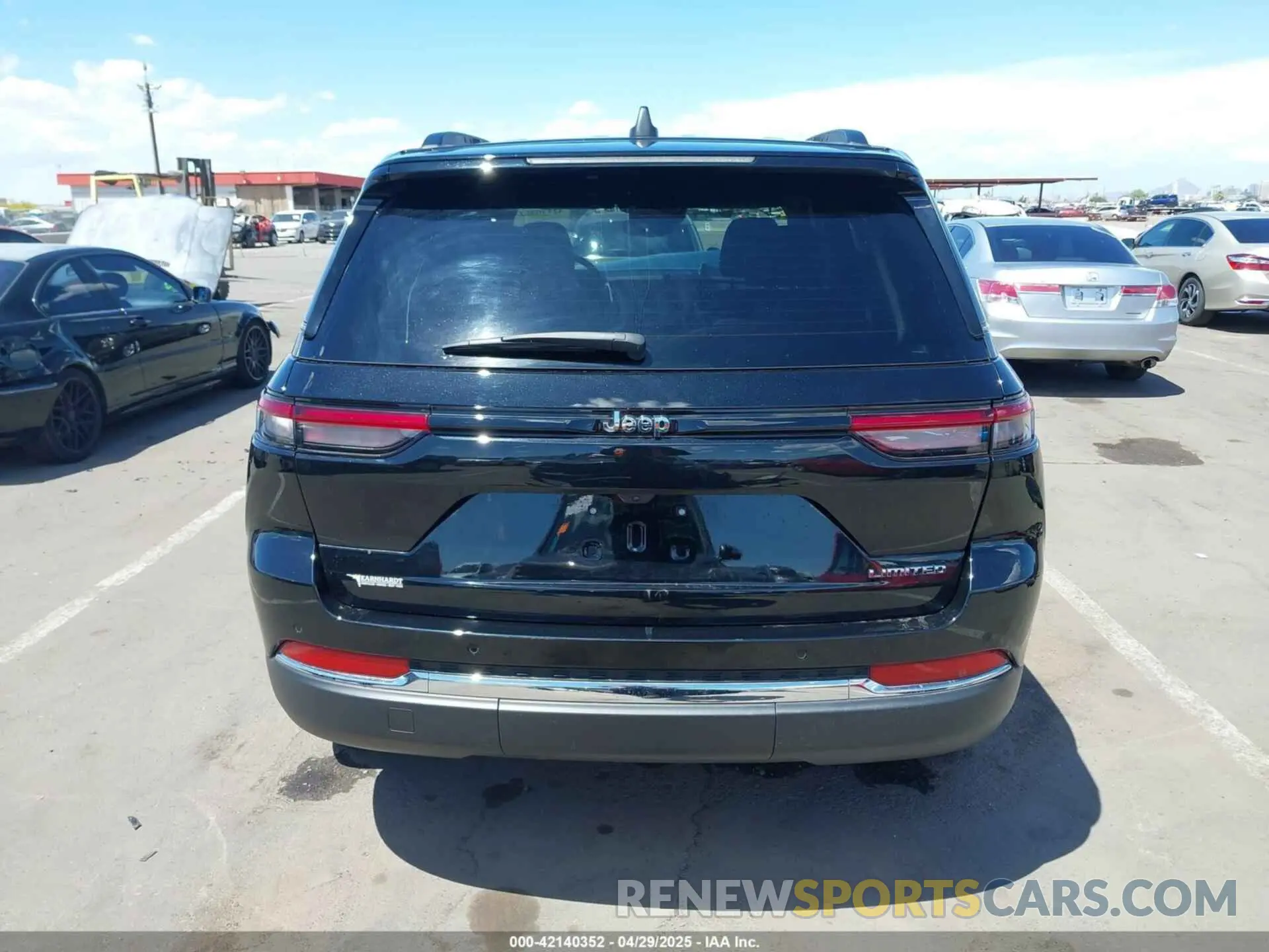 16 Photograph of a damaged car 1C4RJGBG7PC579147 JEEP GRAND CHEROKEE 2023