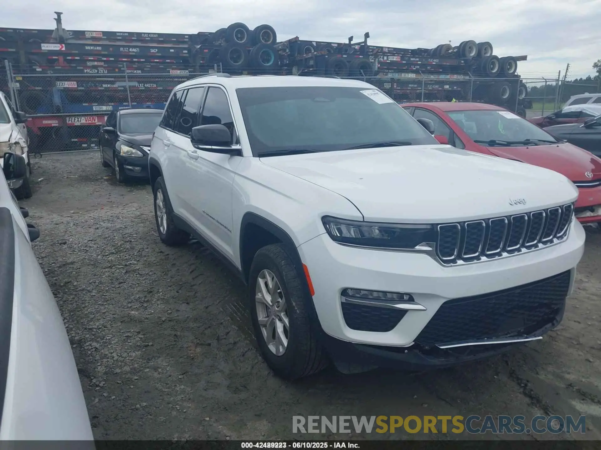 1 Photograph of a damaged car 1C4RJGBG9P8893627 JEEP GRAND CHEROKEE 2023