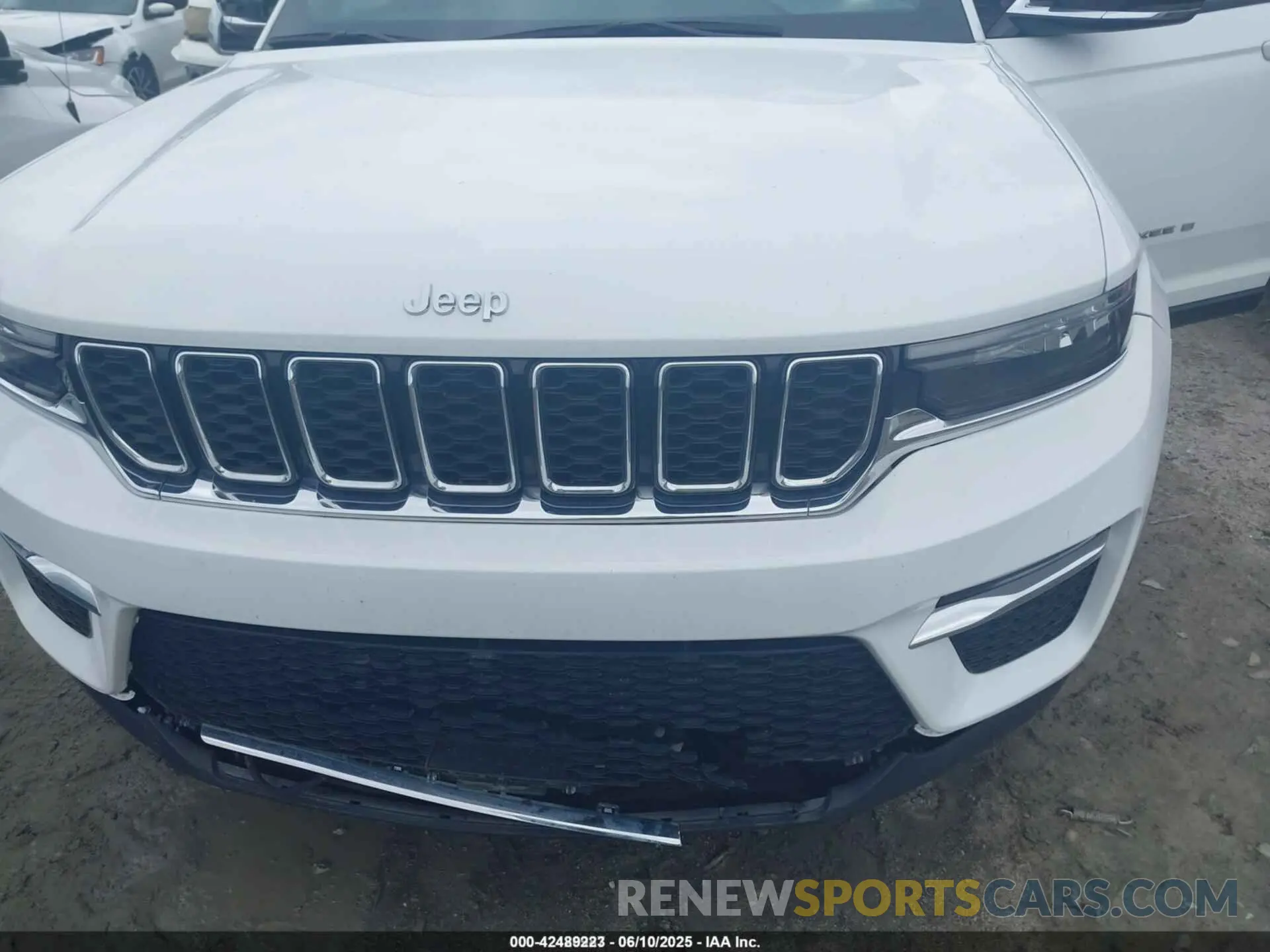 6 Photograph of a damaged car 1C4RJGBG9P8893627 JEEP GRAND CHEROKEE 2023