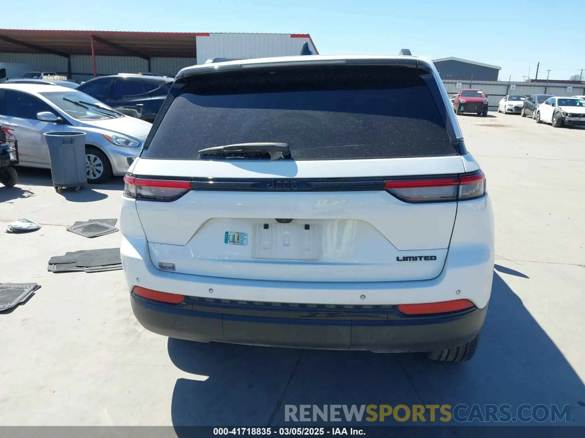 17 Photograph of a damaged car 1C4RJGBG9PC510072 JEEP GRAND CHEROKEE 2023