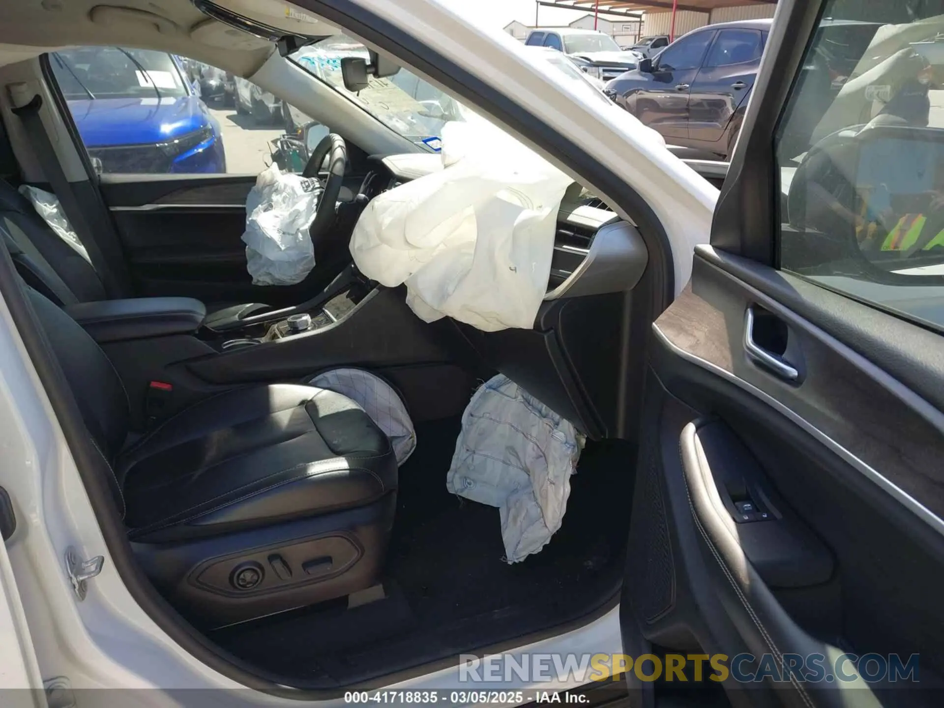 5 Photograph of a damaged car 1C4RJGBG9PC510072 JEEP GRAND CHEROKEE 2023