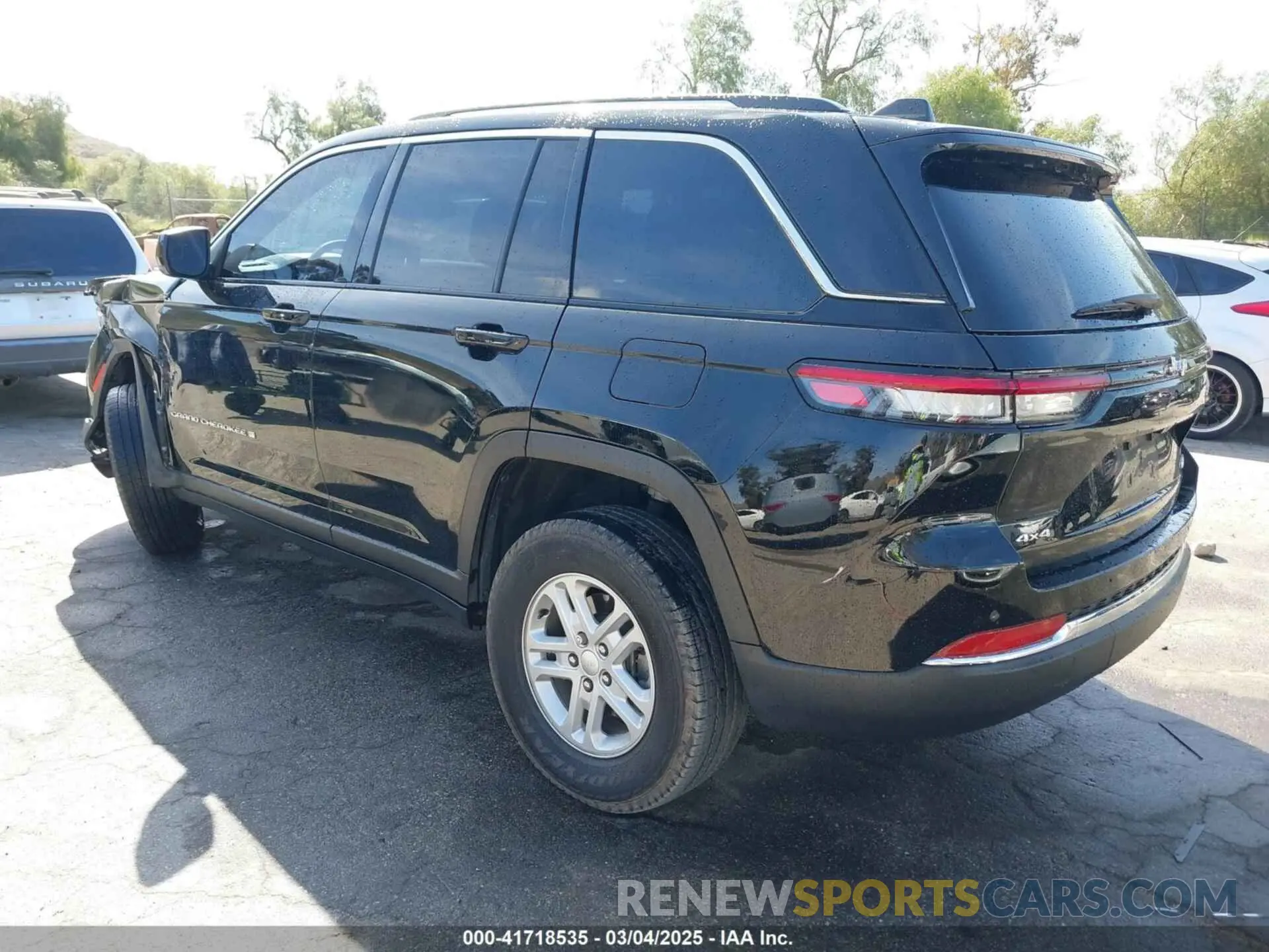 3 Photograph of a damaged car 1C4RJHAG0PC513708 JEEP GRAND CHEROKEE 2023