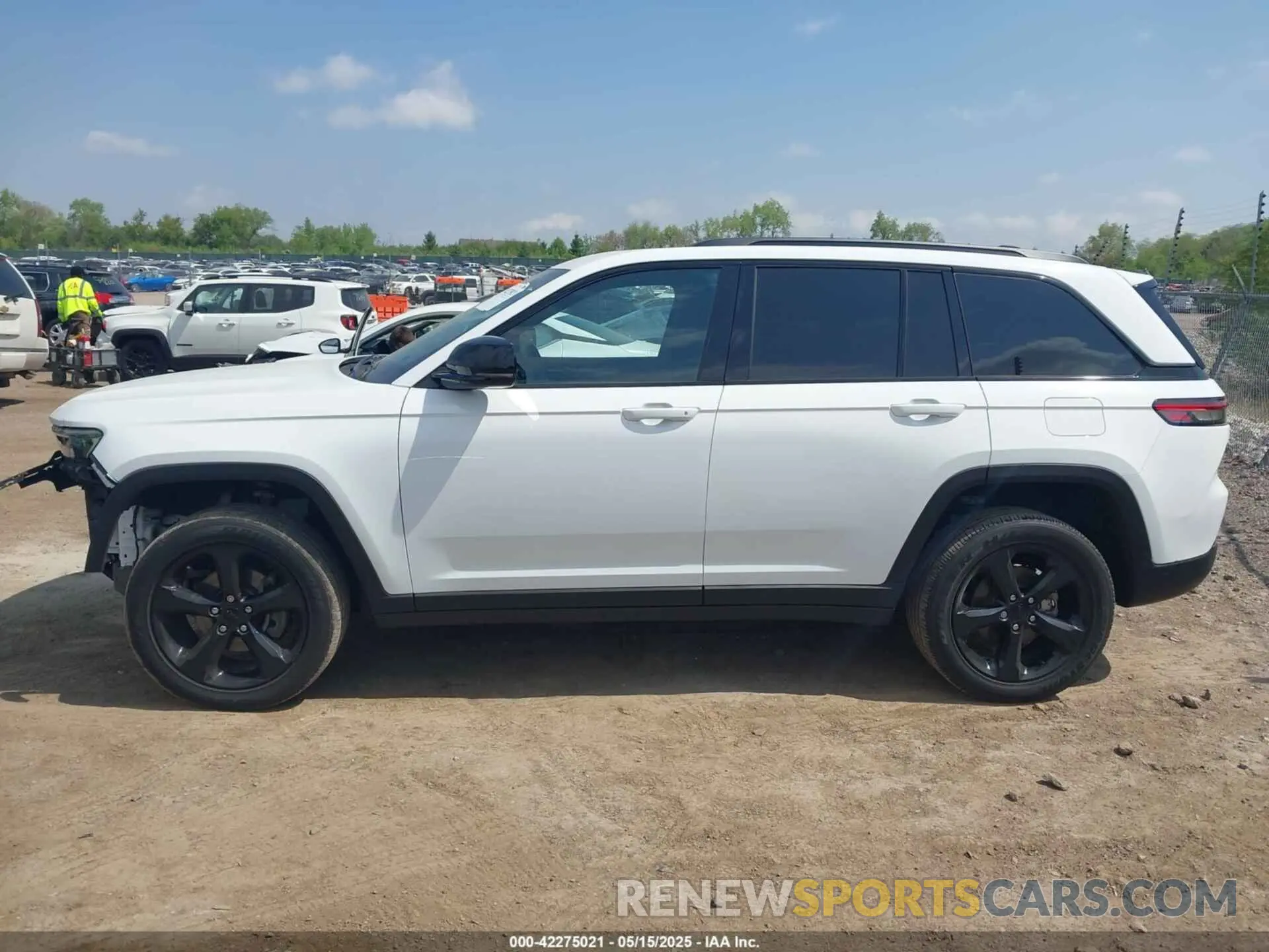 14 Photograph of a damaged car 1C4RJHAG4P8106056 JEEP GRAND CHEROKEE 2023