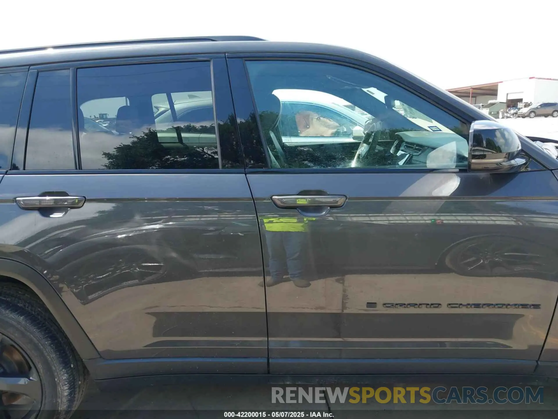 14 Photograph of a damaged car 1C4RJHAG6PC546003 JEEP GRAND CHEROKEE 2023