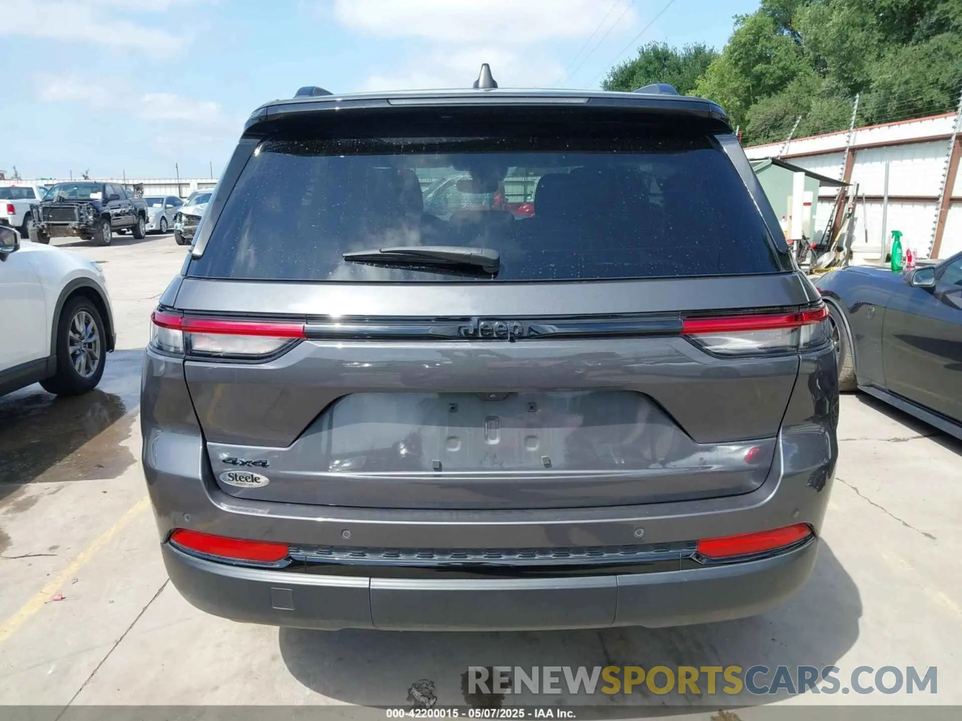 17 Photograph of a damaged car 1C4RJHAG6PC546003 JEEP GRAND CHEROKEE 2023