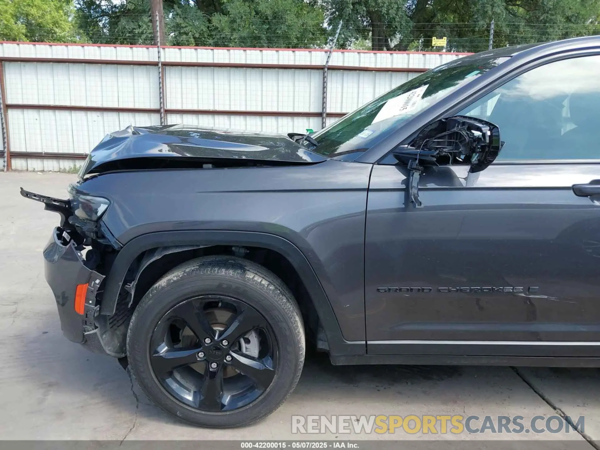 18 Photograph of a damaged car 1C4RJHAG6PC546003 JEEP GRAND CHEROKEE 2023