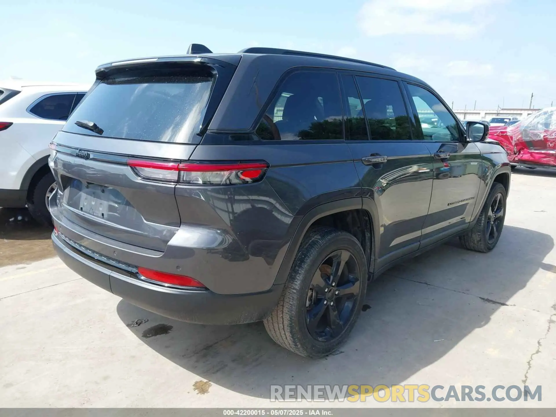 4 Photograph of a damaged car 1C4RJHAG6PC546003 JEEP GRAND CHEROKEE 2023