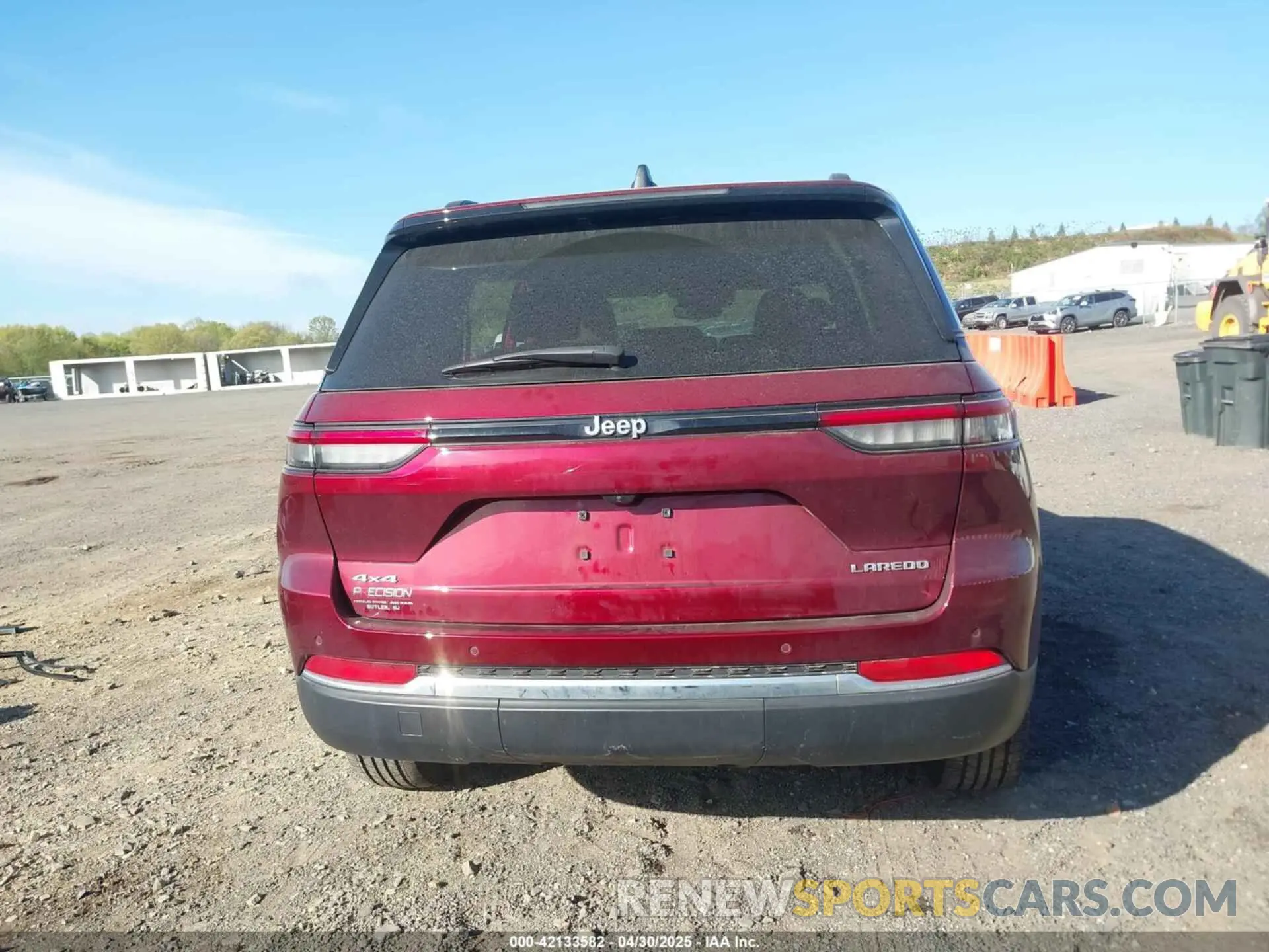 17 Photograph of a damaged car 1C4RJHAG6PC593502 JEEP GRAND CHEROKEE 2023