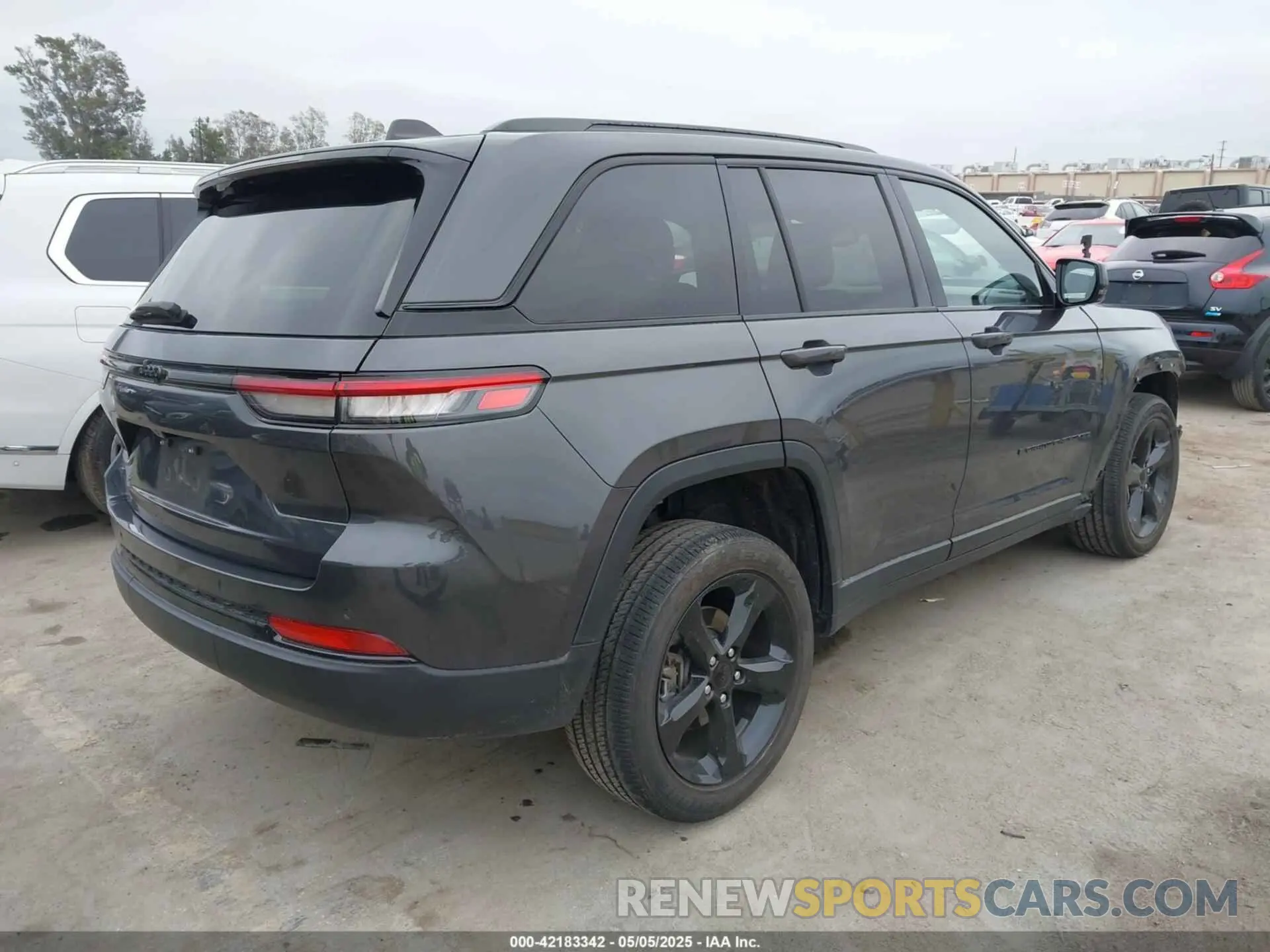 4 Photograph of a damaged car 1C4RJHAG7PC545975 JEEP GRAND CHEROKEE 2023