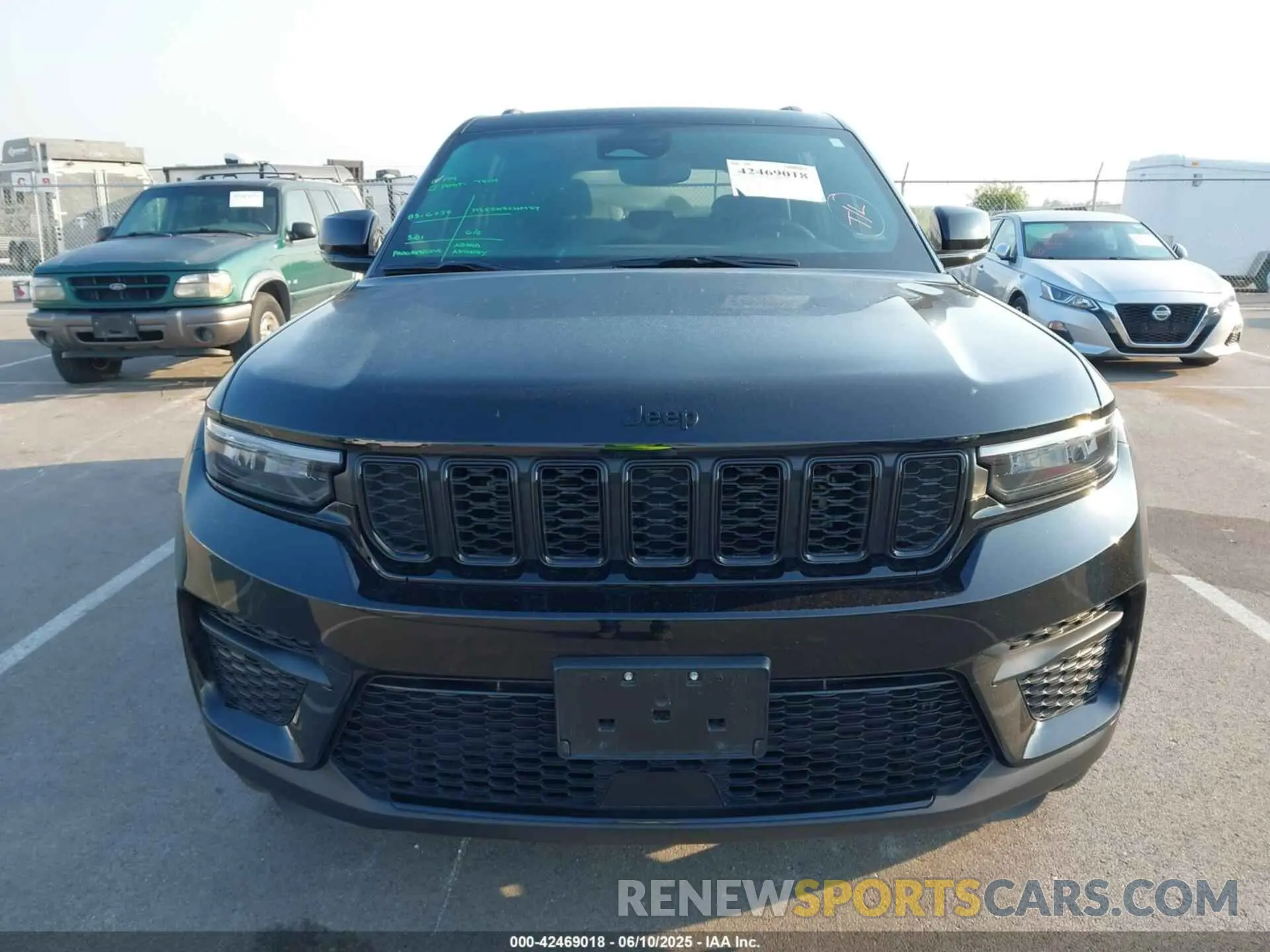 13 Photograph of a damaged car 1C4RJHAG7PC608850 JEEP GRAND CHEROKEE 2023