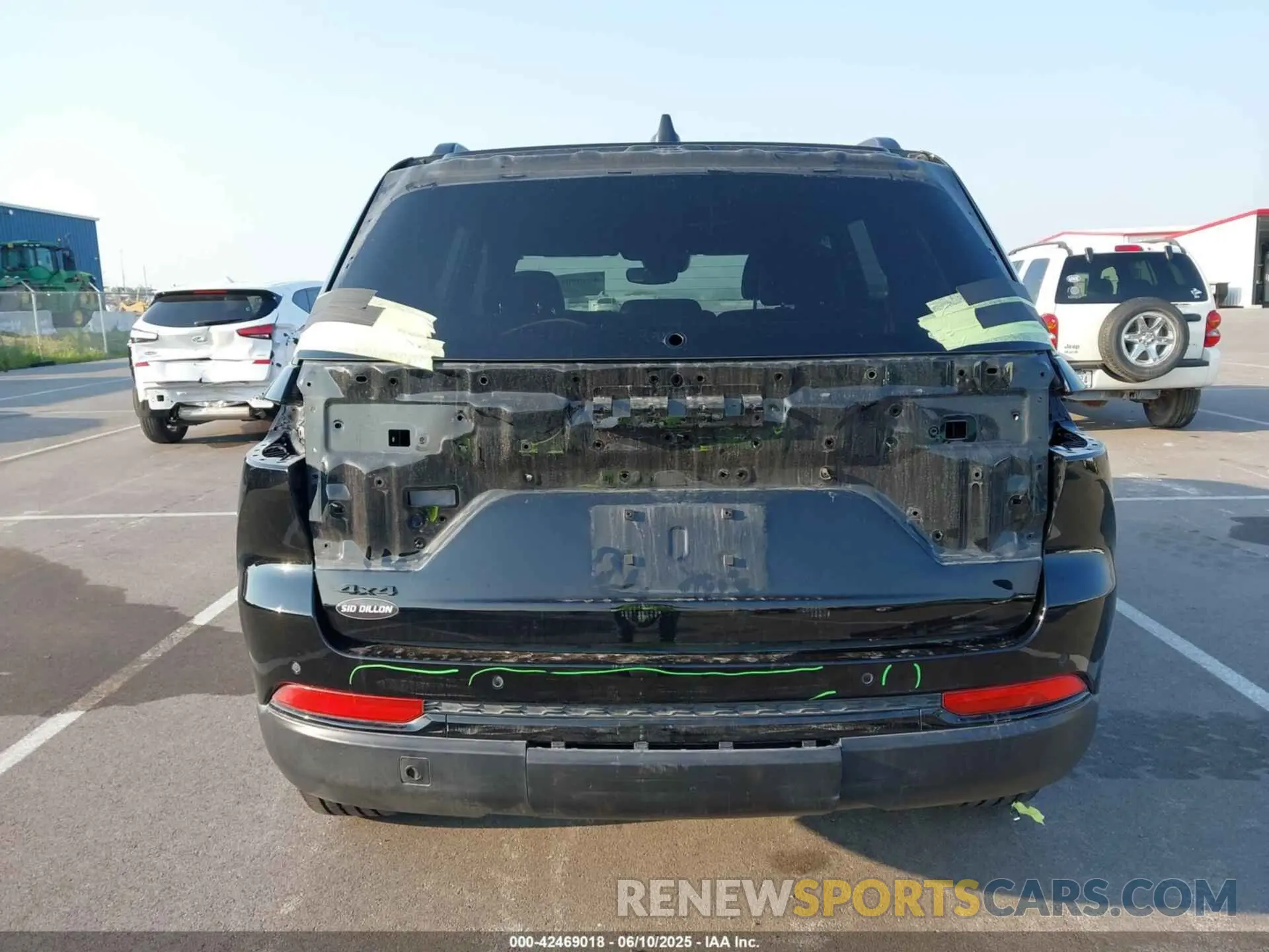 17 Photograph of a damaged car 1C4RJHAG7PC608850 JEEP GRAND CHEROKEE 2023
