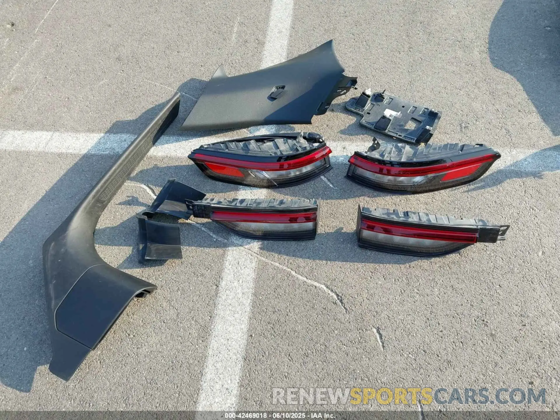 19 Photograph of a damaged car 1C4RJHAG7PC608850 JEEP GRAND CHEROKEE 2023