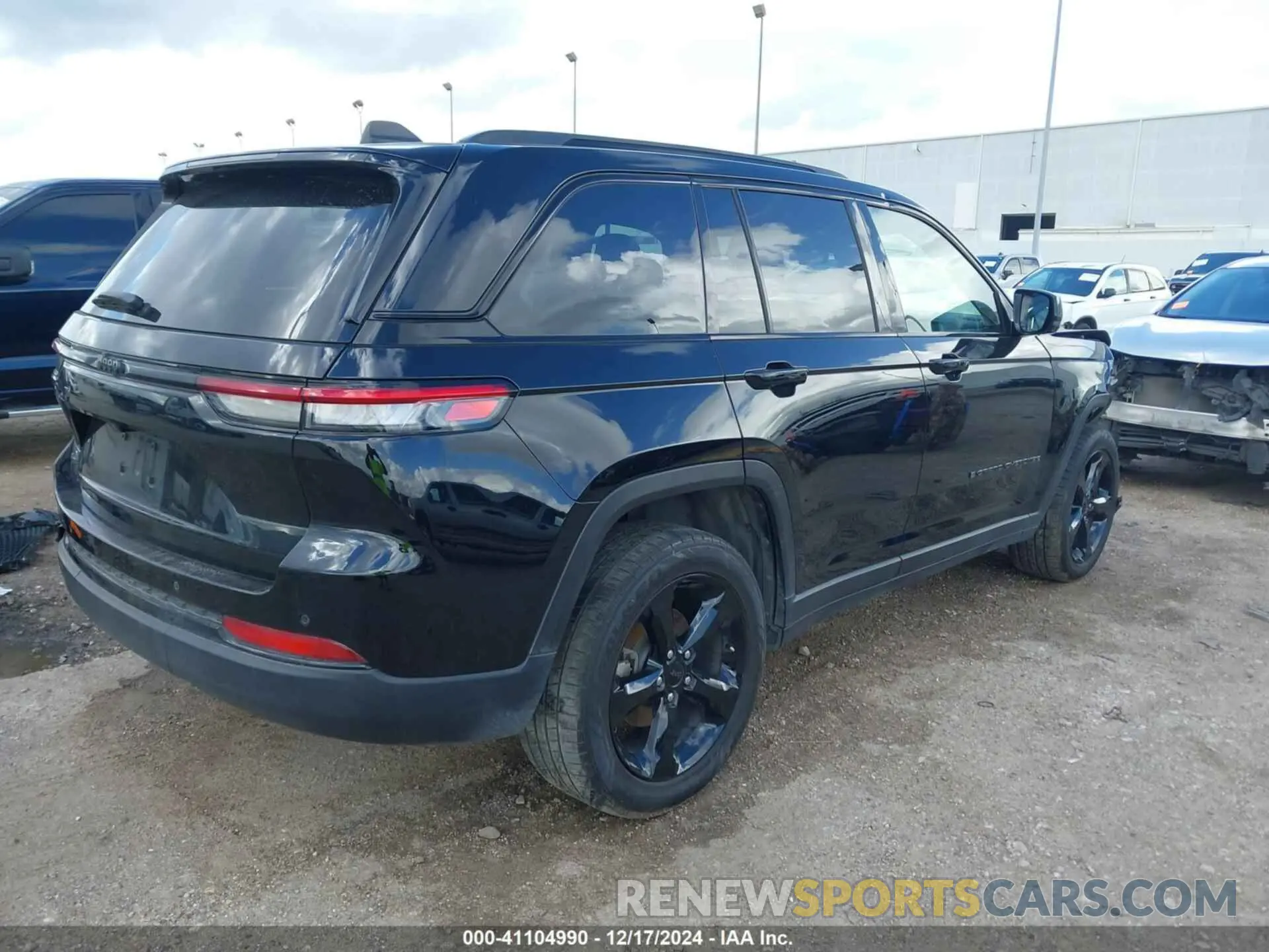 4 Photograph of a damaged car 1C4RJHAG7PC661998 JEEP GRAND CHEROKEE 2023