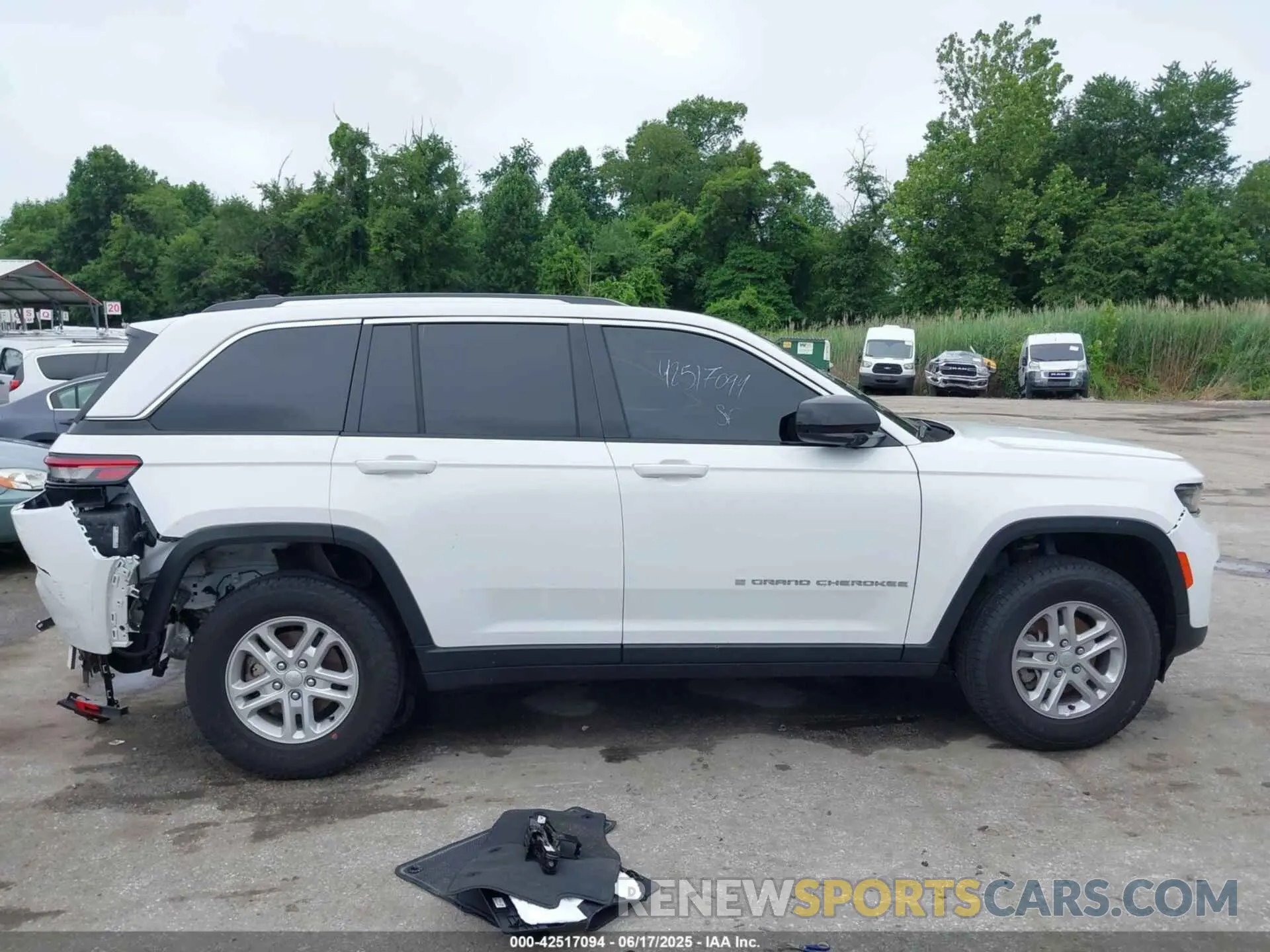 13 Photograph of a damaged car 1C4RJHAG8PC529459 JEEP GRAND CHEROKEE 2023