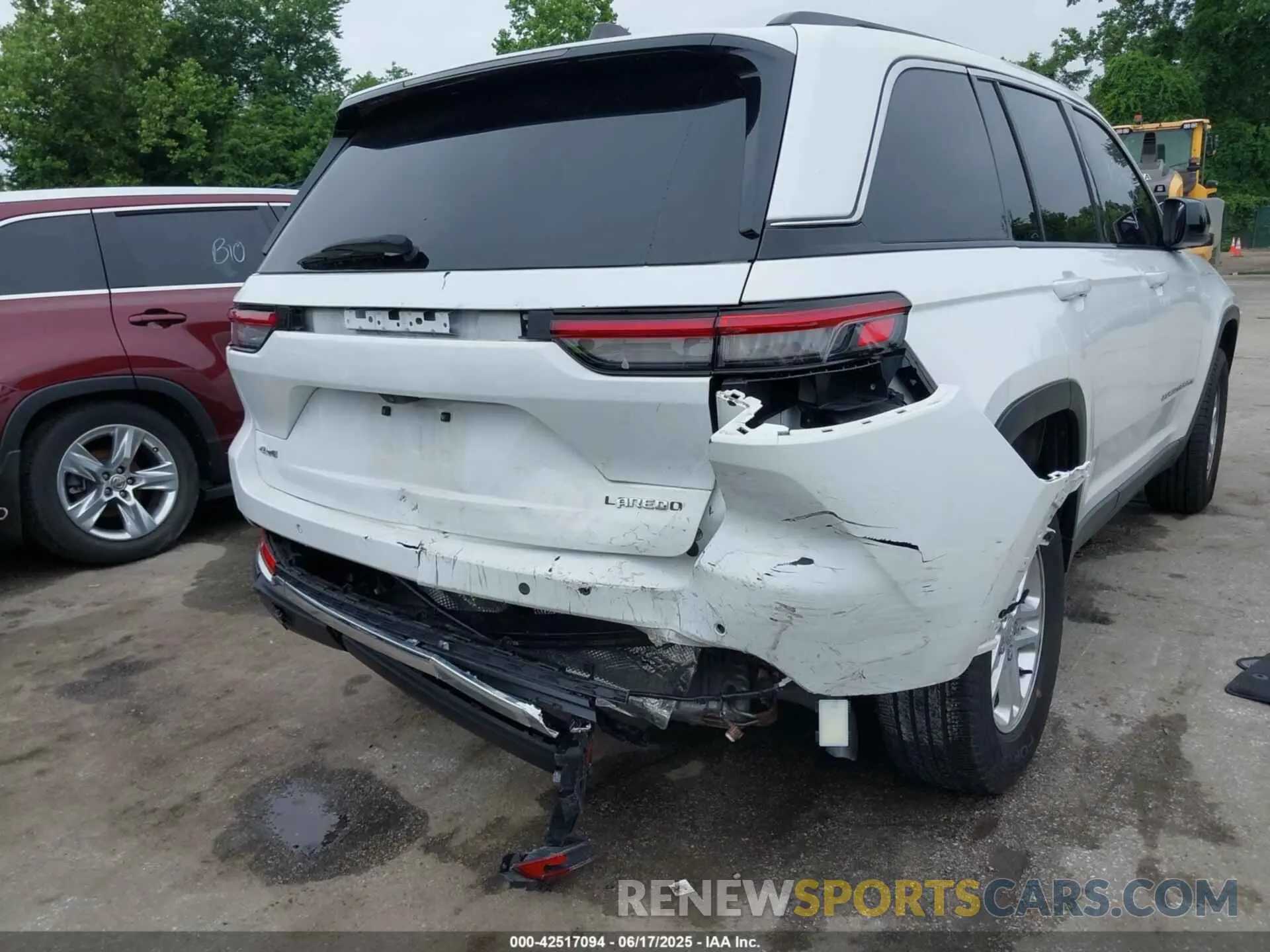 6 Photograph of a damaged car 1C4RJHAG8PC529459 JEEP GRAND CHEROKEE 2023