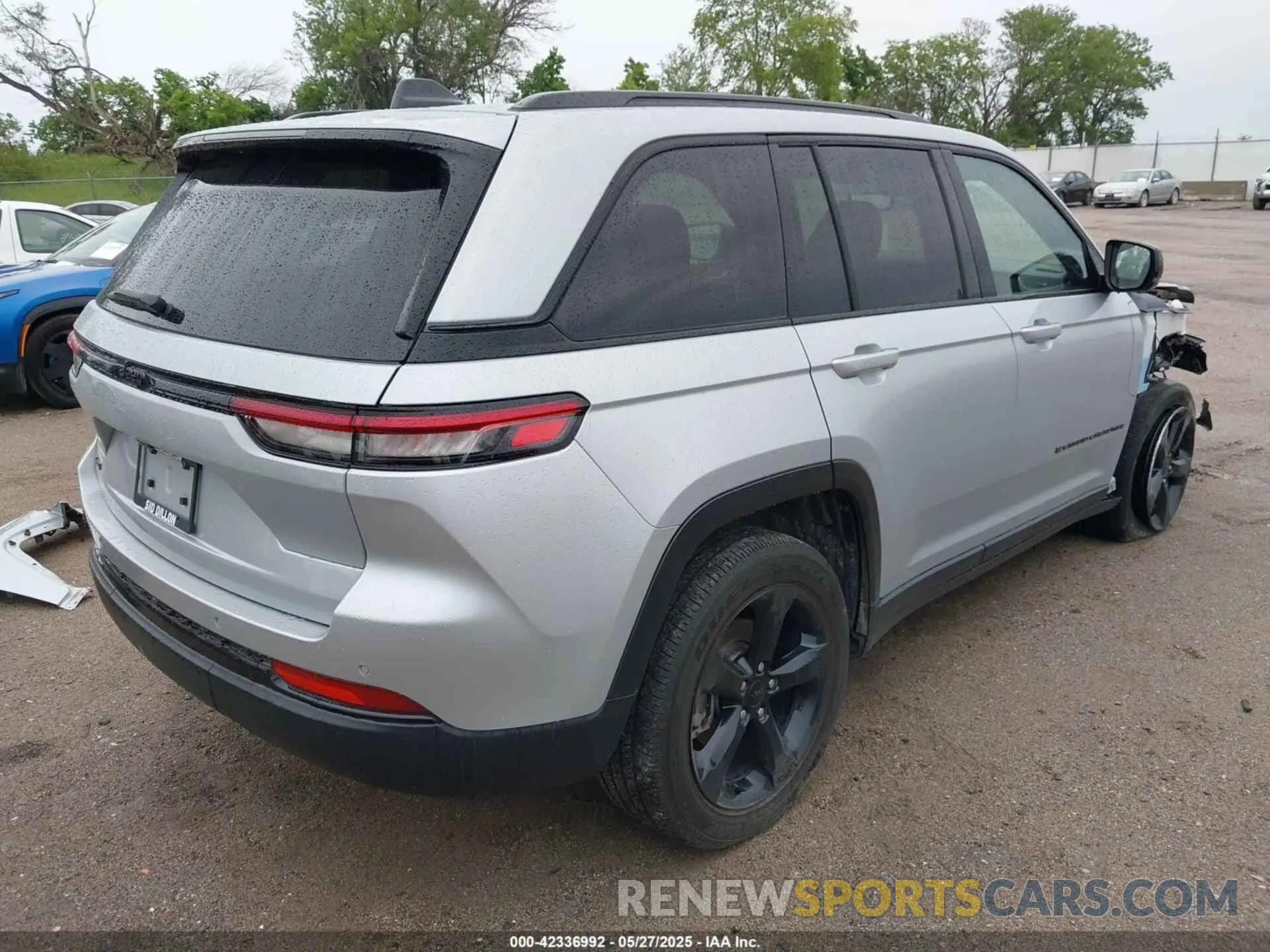 4 Photograph of a damaged car 1C4RJHAG8PC611840 JEEP GRAND CHEROKEE 2023
