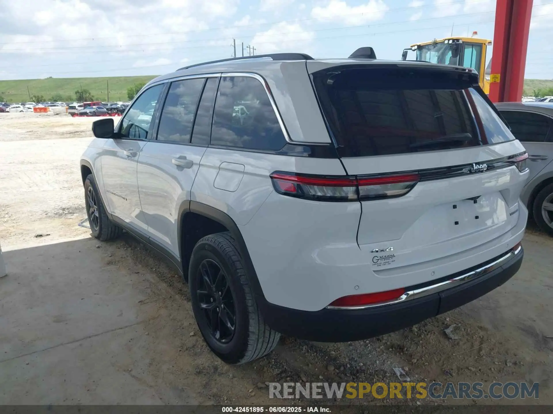 3 Photograph of a damaged car 1C4RJHAG8PC670600 JEEP GRAND CHEROKEE 2023