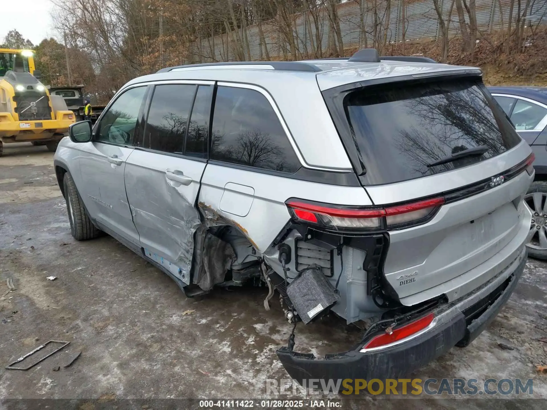 3 Photograph of a damaged car 1C4RJHAG9P8909798 JEEP GRAND CHEROKEE 2023