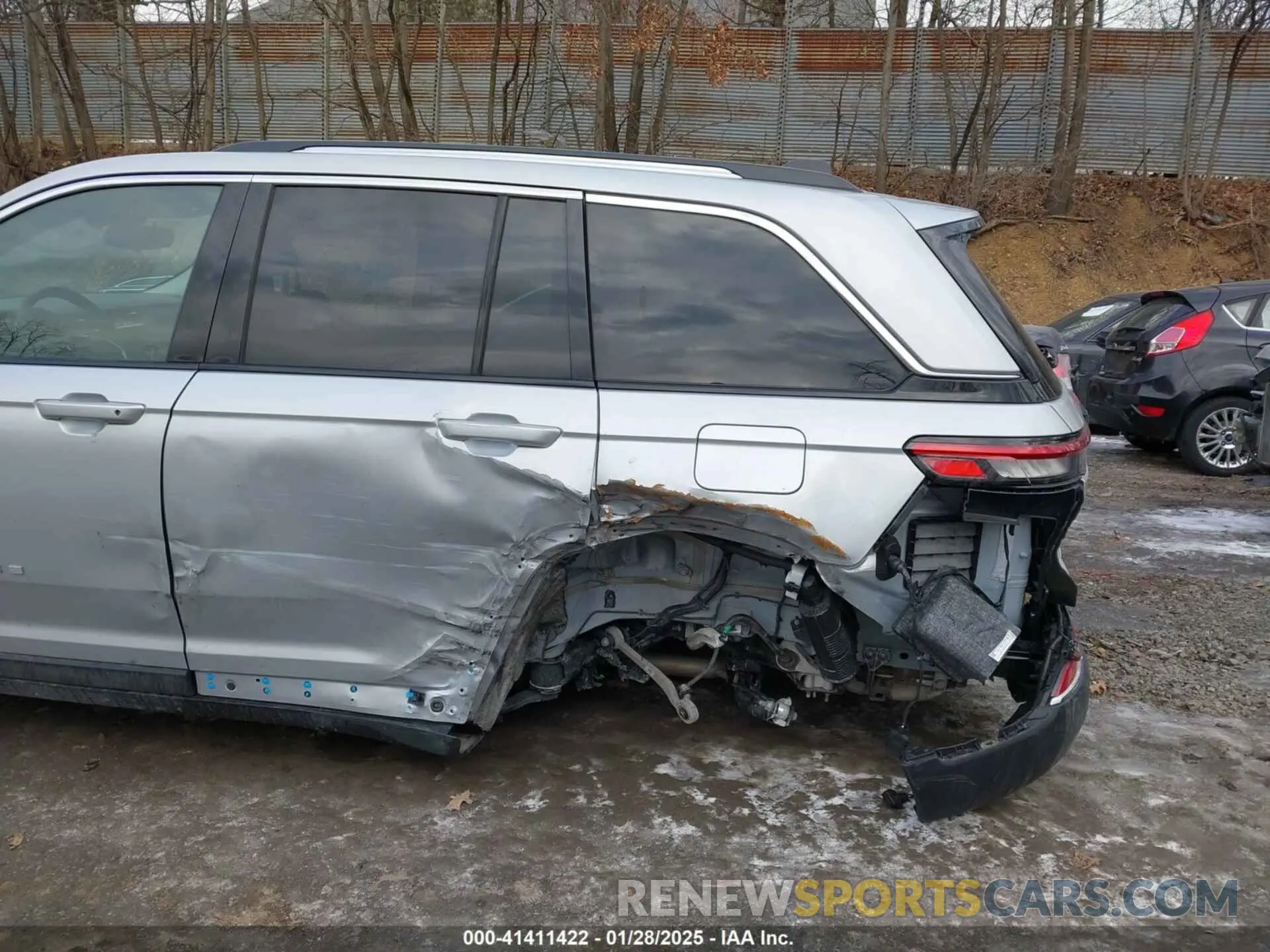 6 Photograph of a damaged car 1C4RJHAG9P8909798 JEEP GRAND CHEROKEE 2023