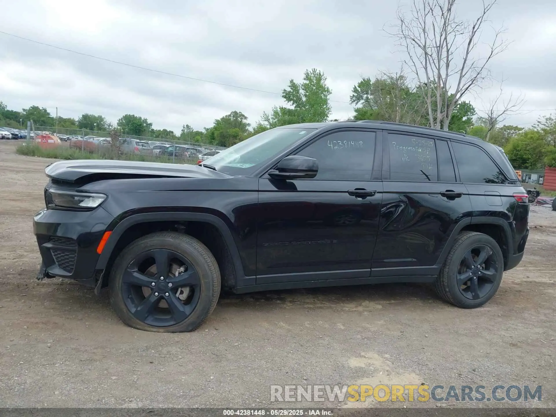 14 Photograph of a damaged car 1C4RJHAG9PC543905 JEEP GRAND CHEROKEE 2023