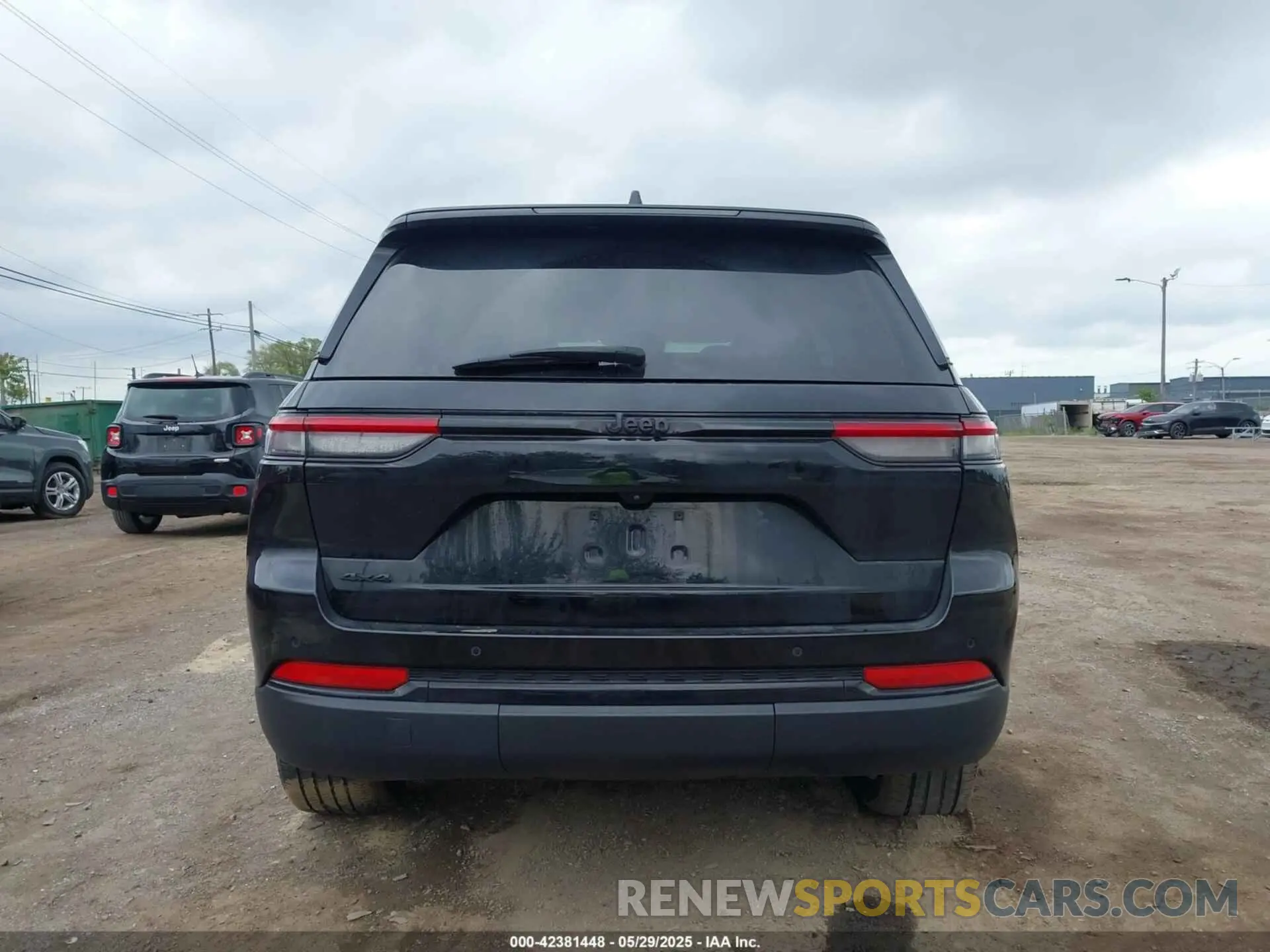 16 Photograph of a damaged car 1C4RJHAG9PC543905 JEEP GRAND CHEROKEE 2023