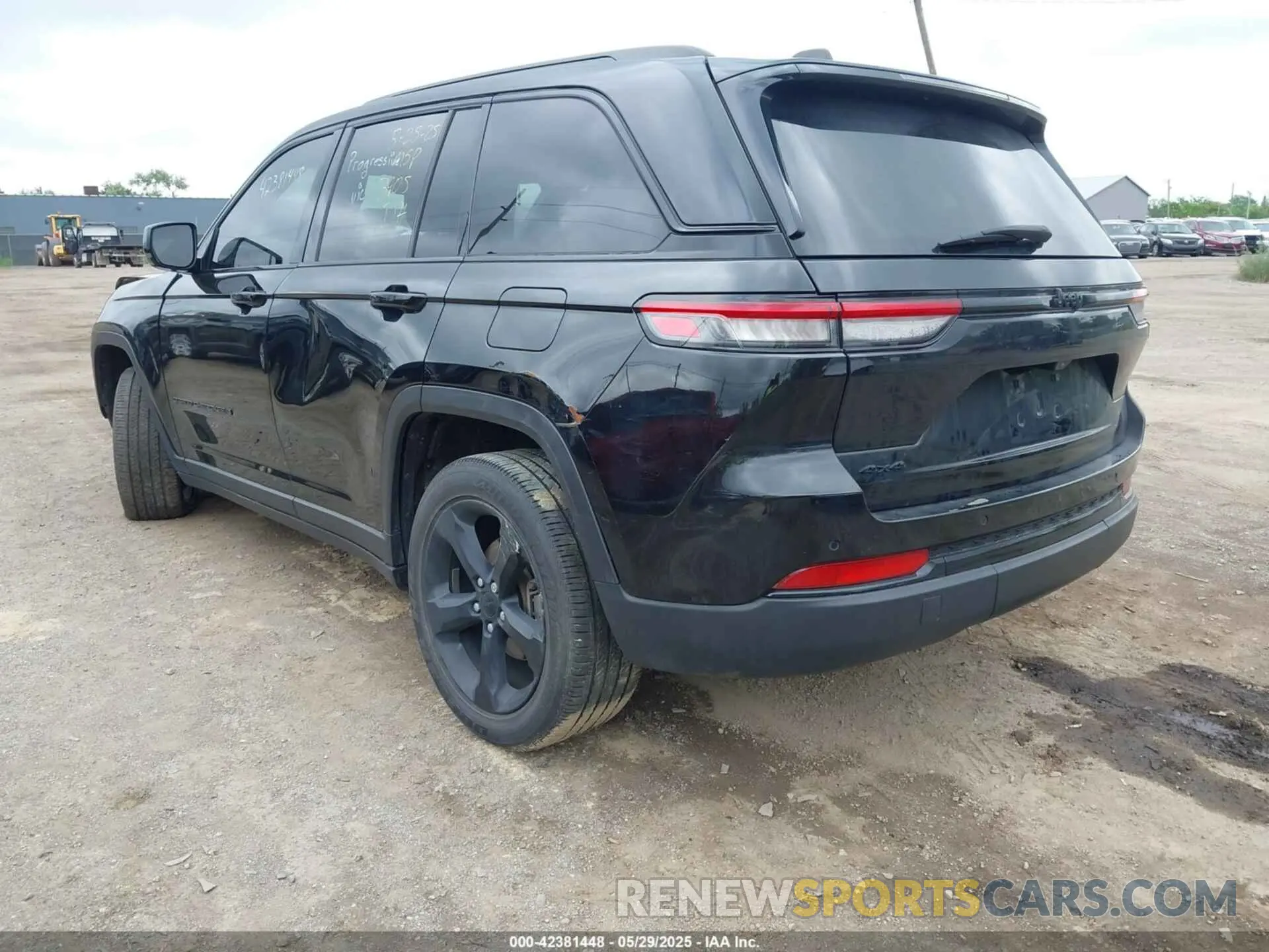 3 Photograph of a damaged car 1C4RJHAG9PC543905 JEEP GRAND CHEROKEE 2023