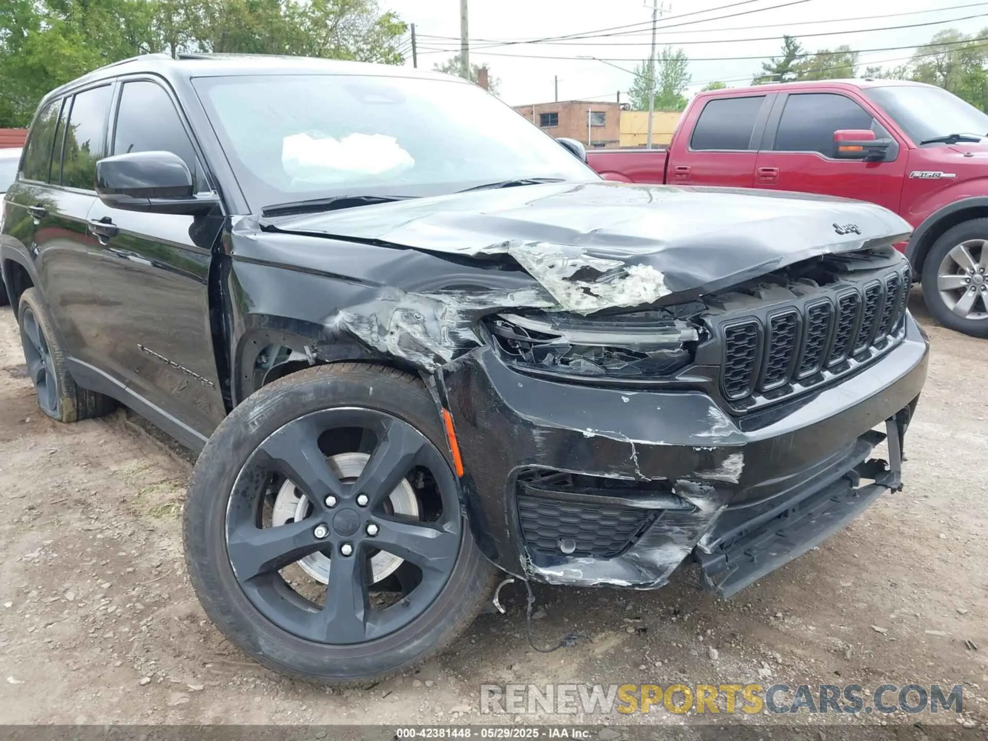 6 Photograph of a damaged car 1C4RJHAG9PC543905 JEEP GRAND CHEROKEE 2023