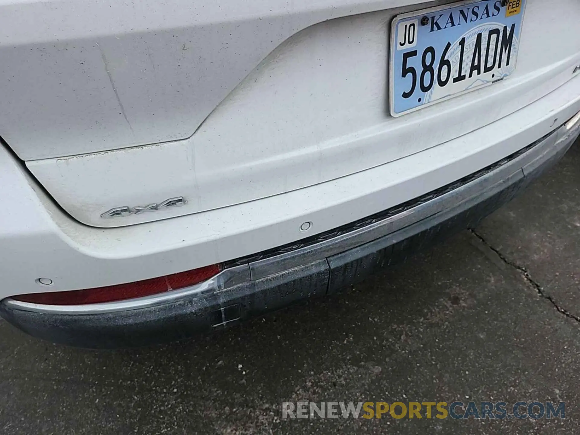 6 Photograph of a damaged car 1C4RJHAG9PC674459 JEEP GRAND CHEROKEE 2023