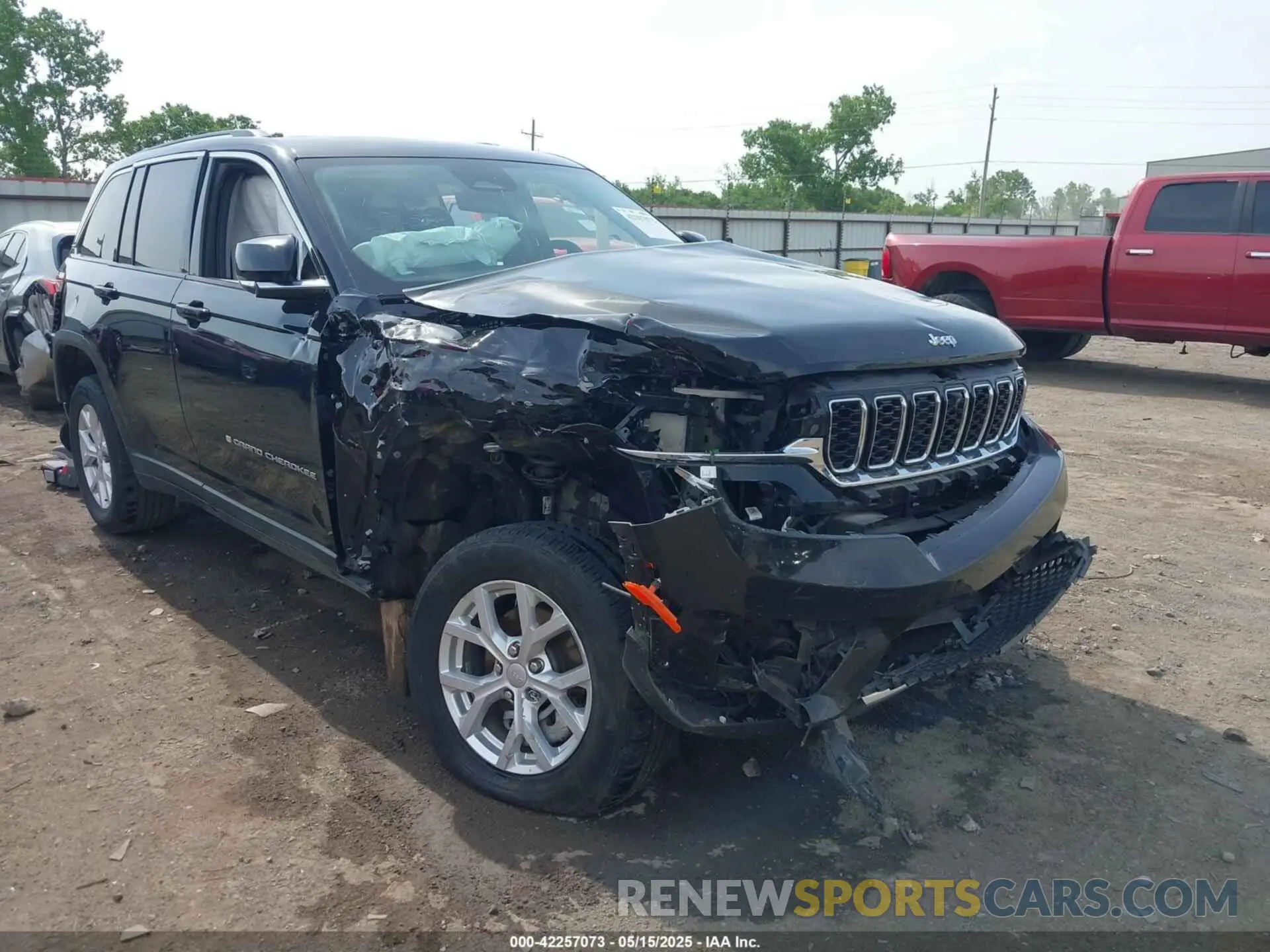 1 Photograph of a damaged car 1C4RJHBG1PC537577 JEEP GRAND CHEROKEE 2023