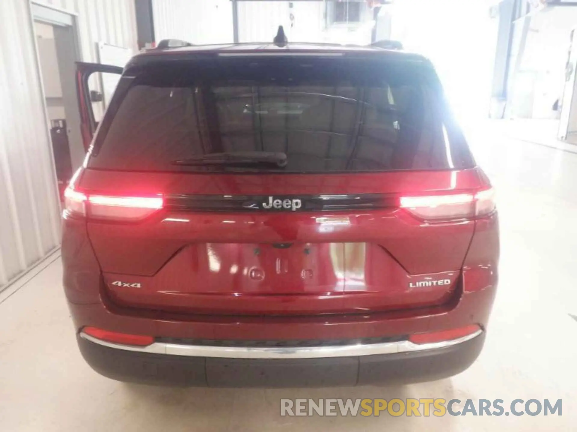 13 Photograph of a damaged car 1C4RJHBG2PC666587 JEEP GRAND CHEROKEE 2023