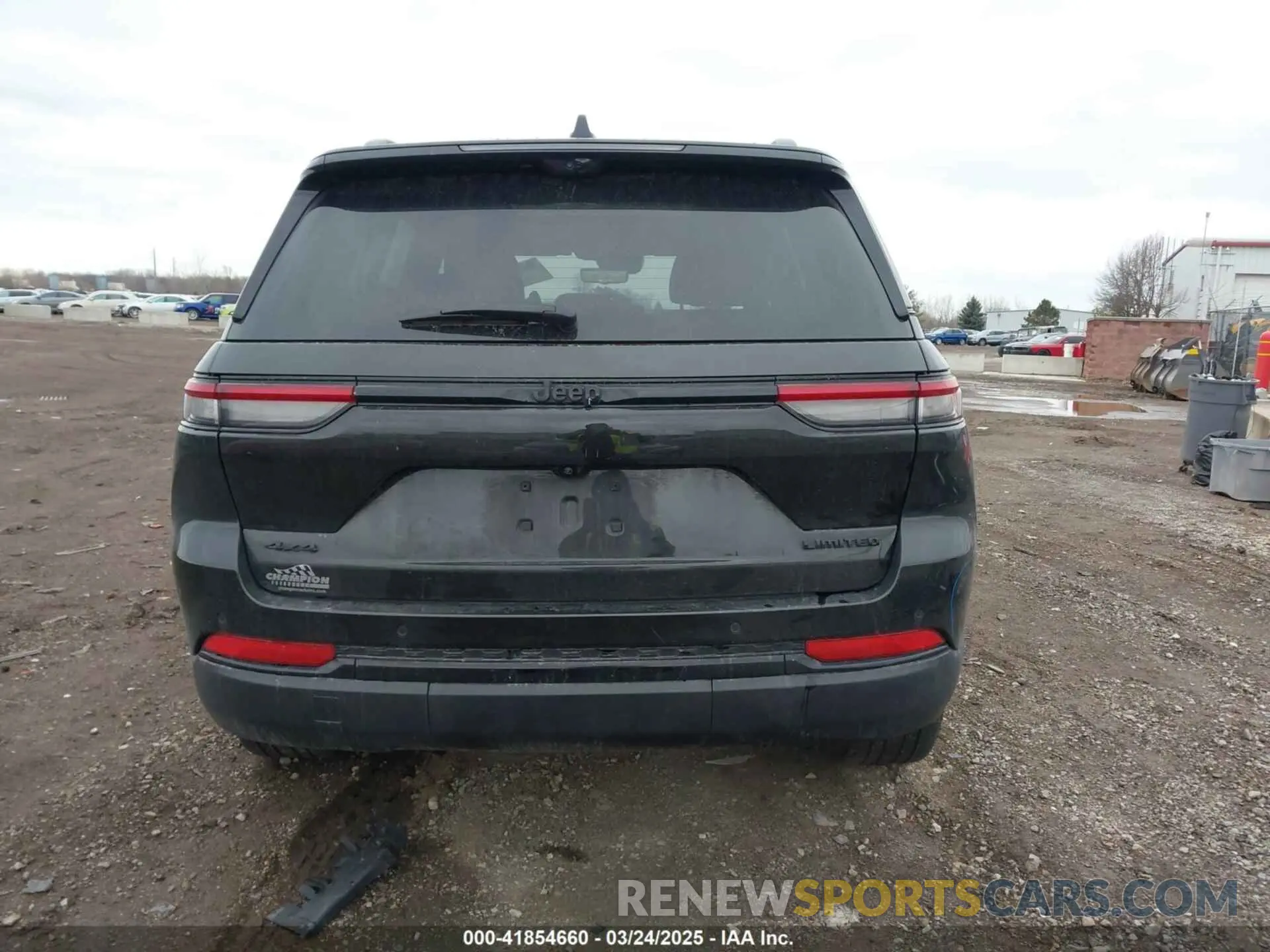 17 Photograph of a damaged car 1C4RJHBG3P8844297 JEEP GRAND CHEROKEE 2023