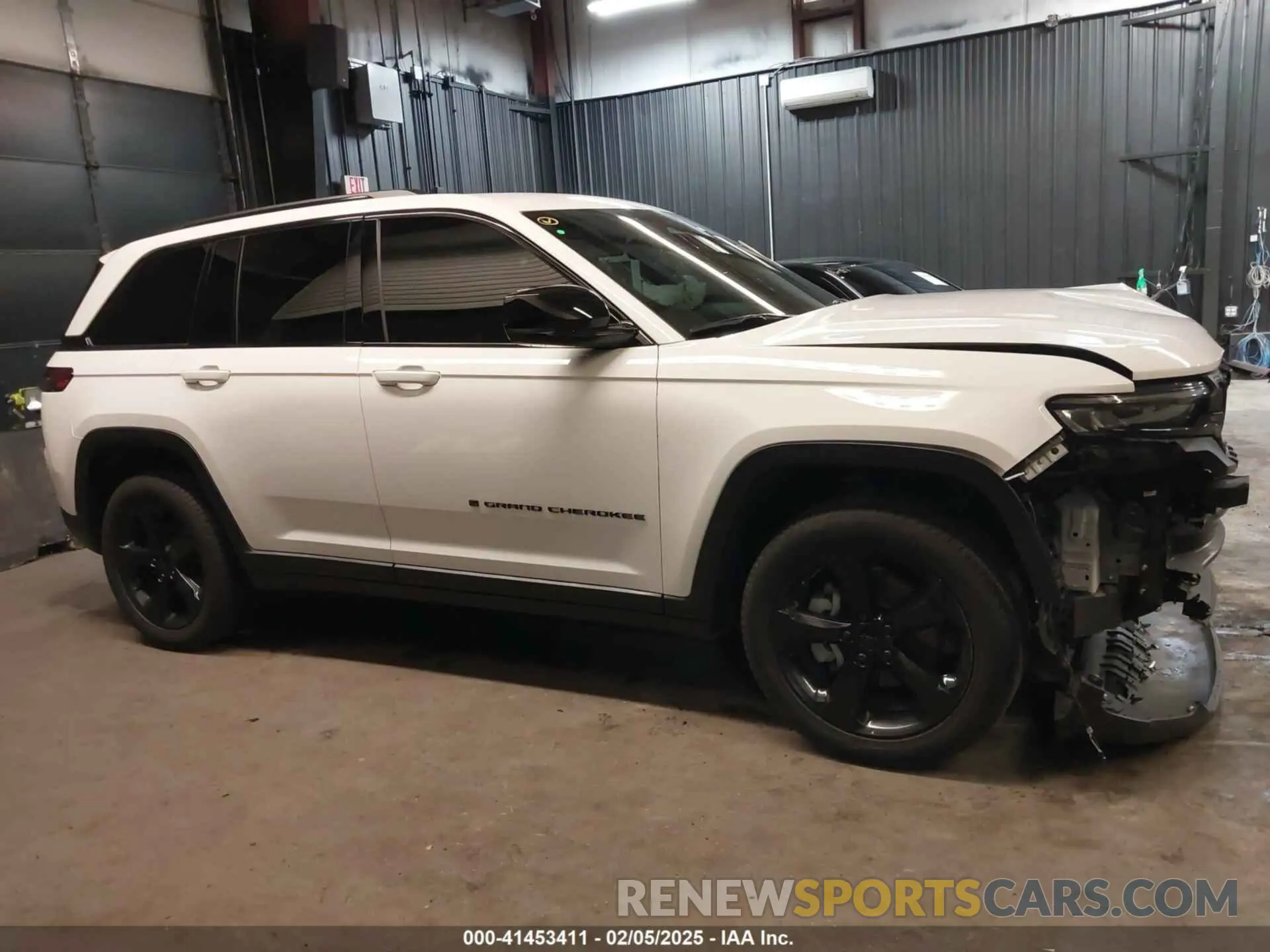 14 Photograph of a damaged car 1C4RJHBG3PC504354 JEEP GRAND CHEROKEE 2023