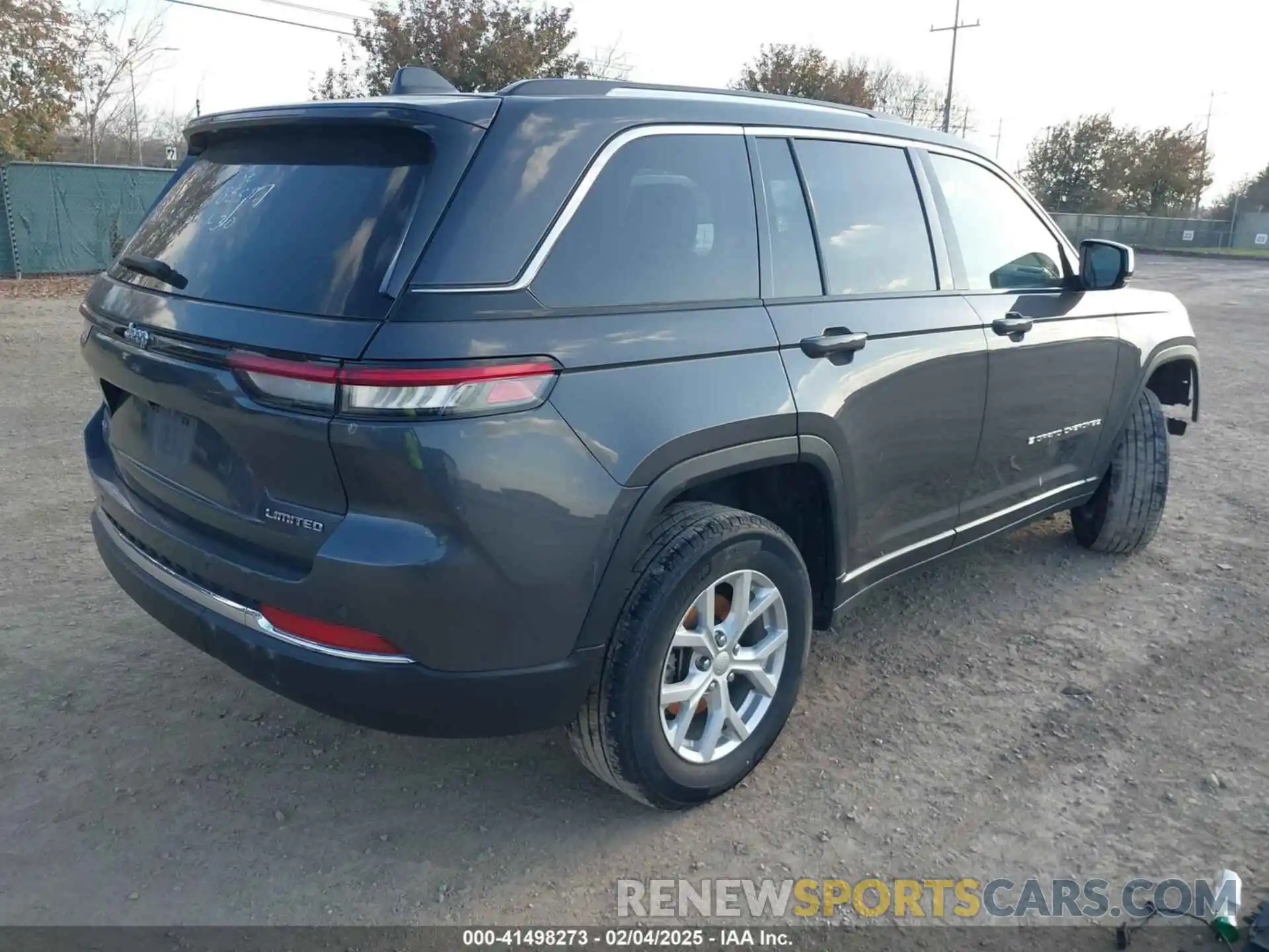 4 Photograph of a damaged car 1C4RJHBG3PC543204 JEEP GRAND CHEROKEE 2023