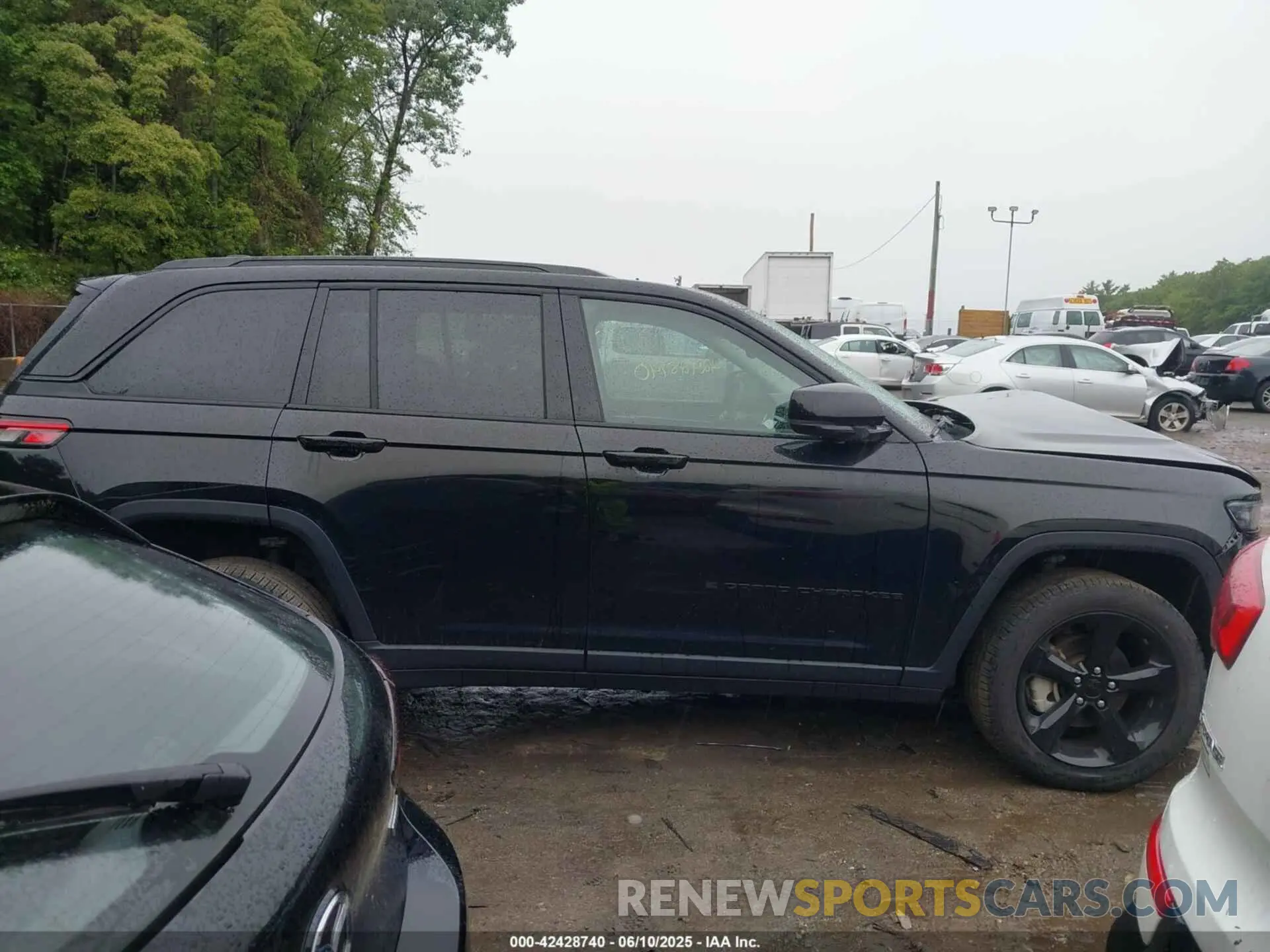 13 Photograph of a damaged car 1C4RJHBG4PC514407 JEEP GRAND CHEROKEE 2023