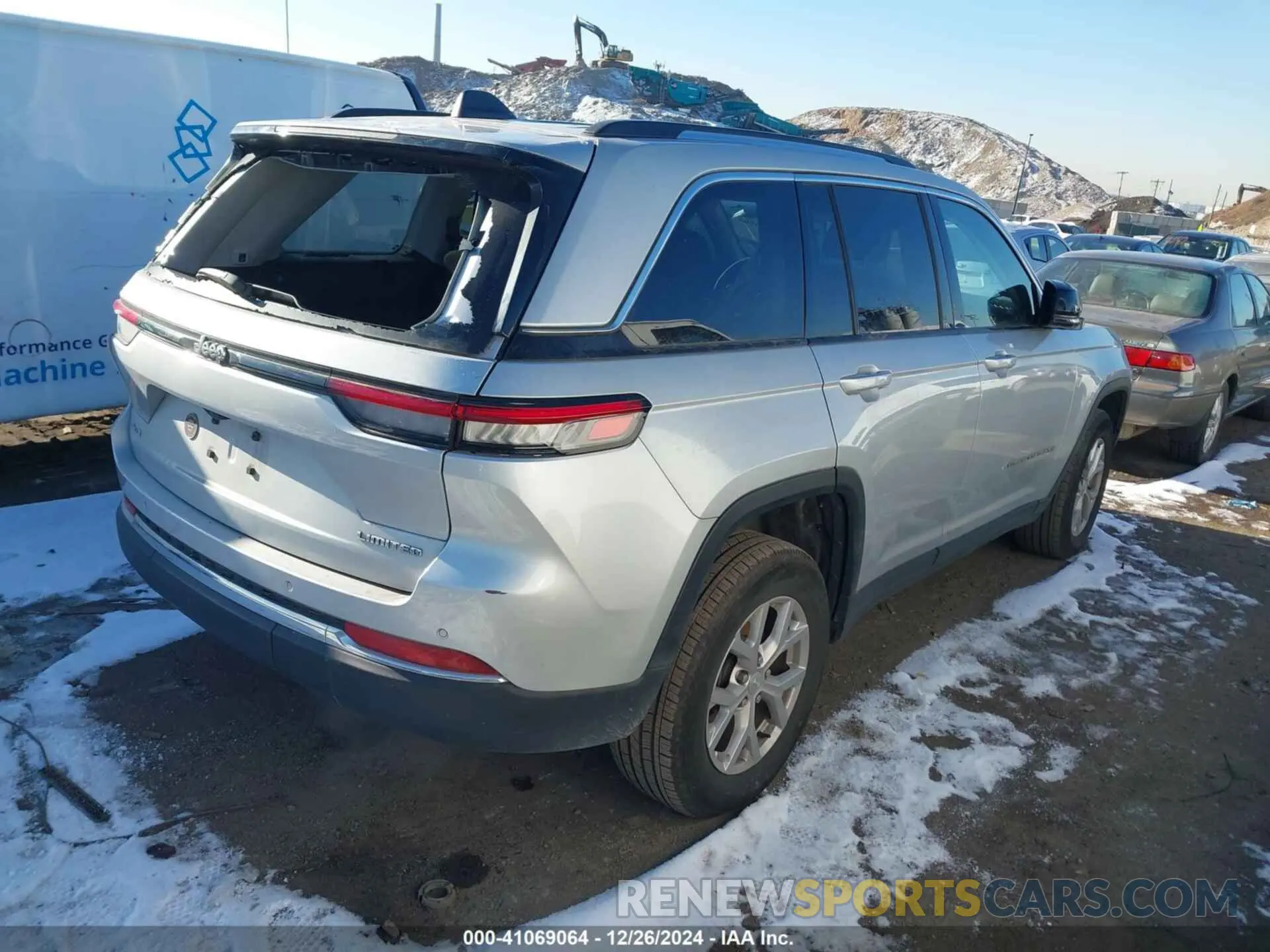 4 Photograph of a damaged car 1C4RJHBG4PC586661 JEEP GRAND CHEROKEE 2023