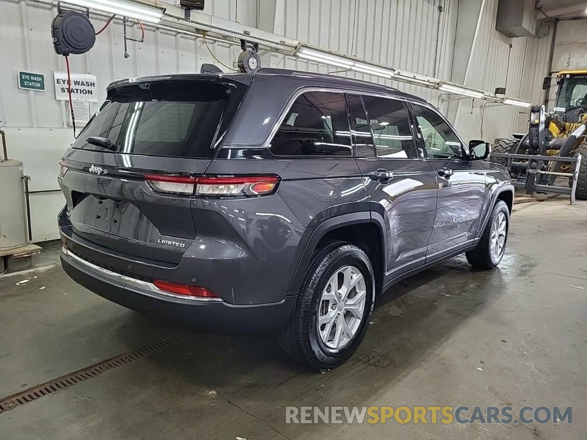 19 Photograph of a damaged car 1C4RJHBG4PC634367 JEEP GRAND CHEROKEE 2023