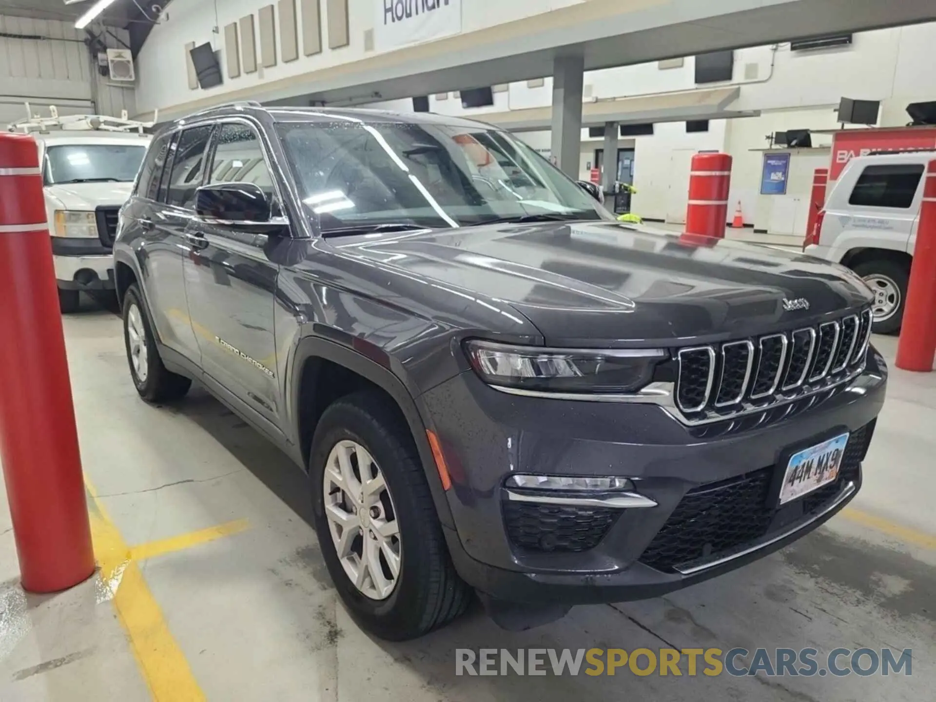 39 Photograph of a damaged car 1C4RJHBG4PC634367 JEEP GRAND CHEROKEE 2023