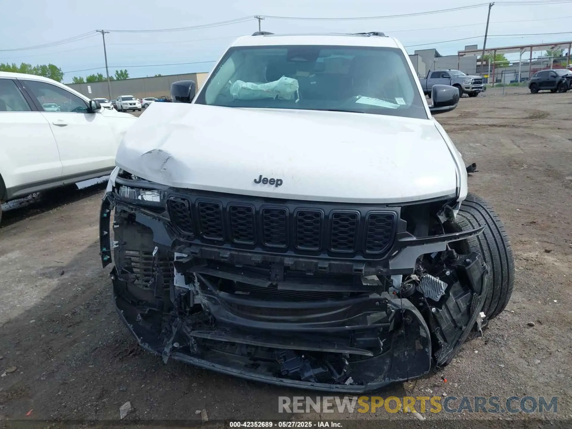 12 Photograph of a damaged car 1C4RJHBG5PC643014 JEEP GRAND CHEROKEE 2023