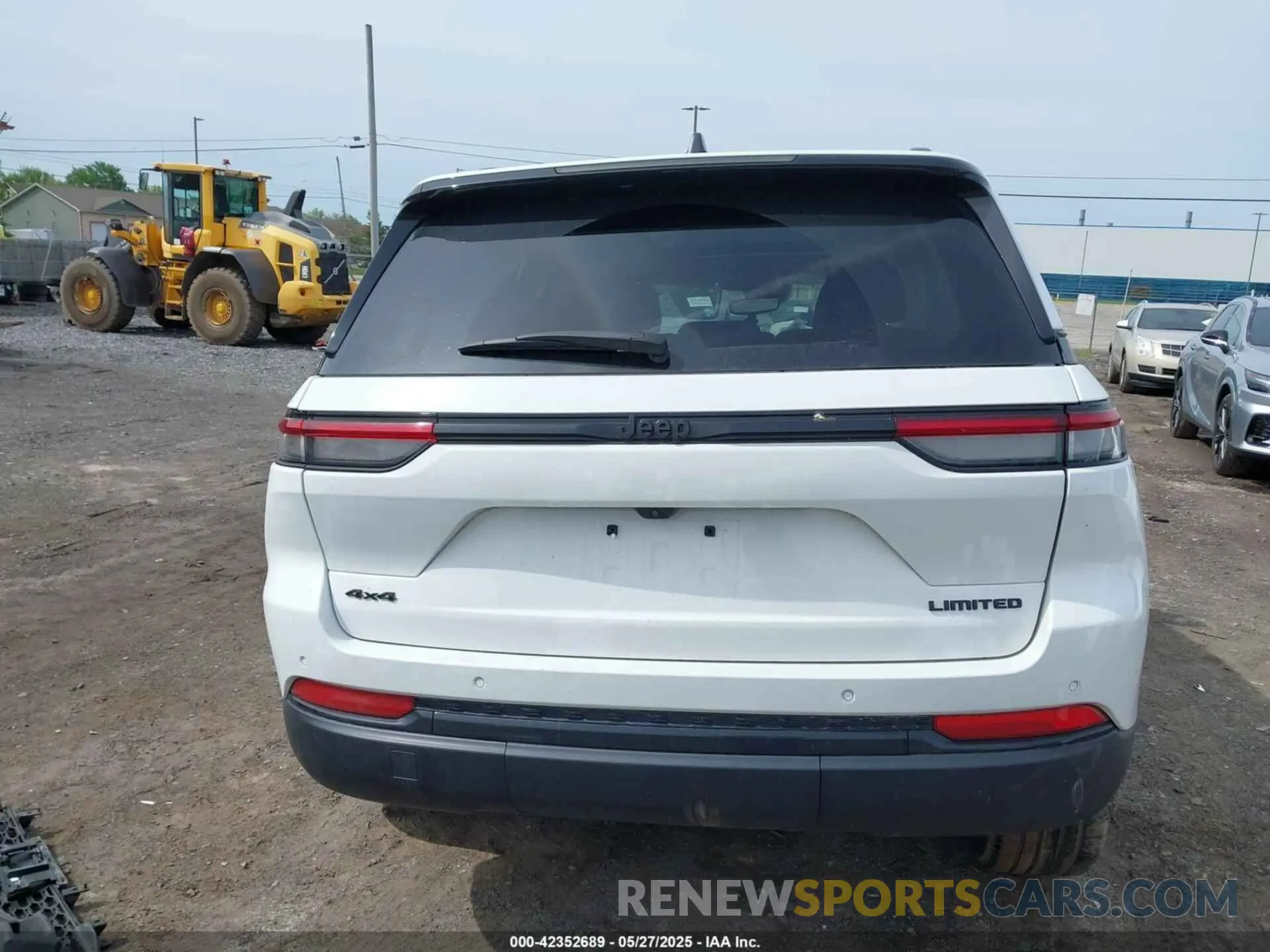16 Photograph of a damaged car 1C4RJHBG5PC643014 JEEP GRAND CHEROKEE 2023