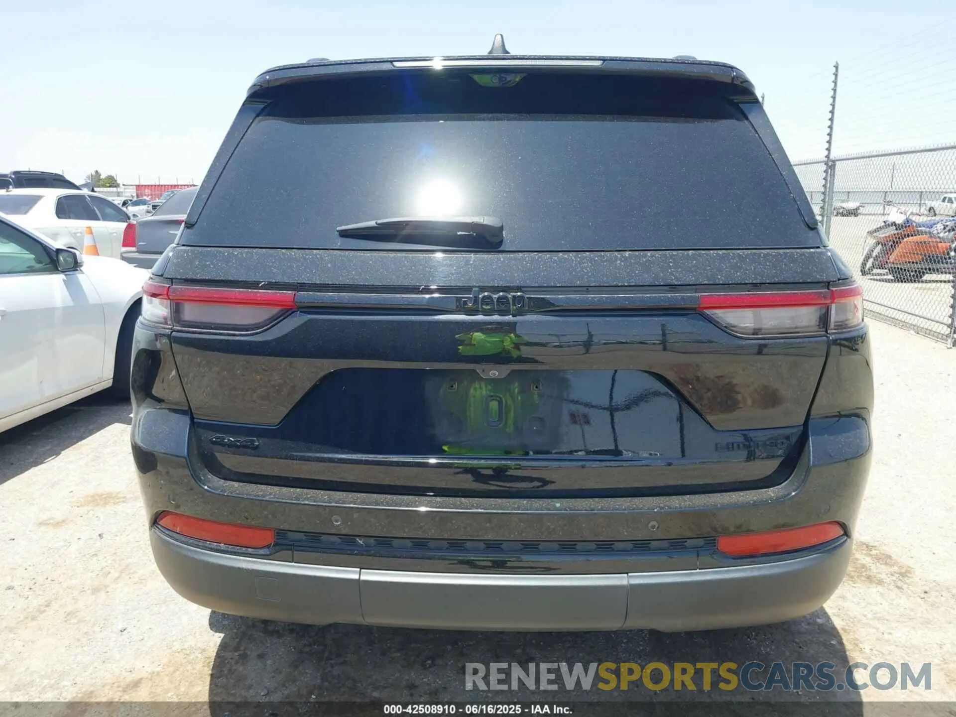 16 Photograph of a damaged car 1C4RJHBG6PC565925 JEEP GRAND CHEROKEE 2023