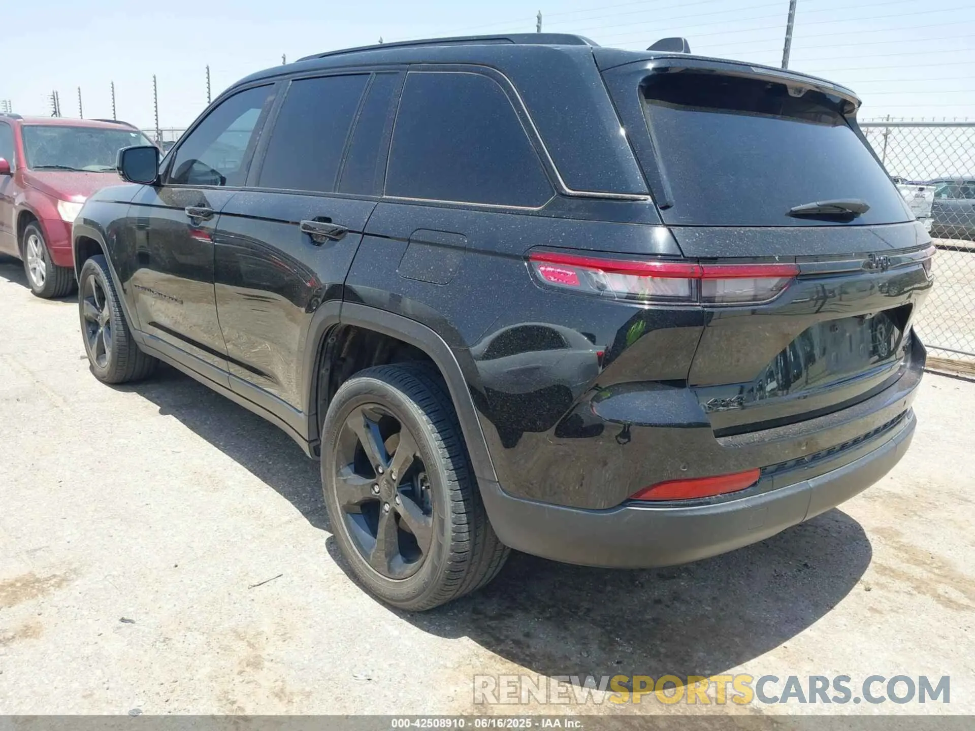 3 Photograph of a damaged car 1C4RJHBG6PC565925 JEEP GRAND CHEROKEE 2023