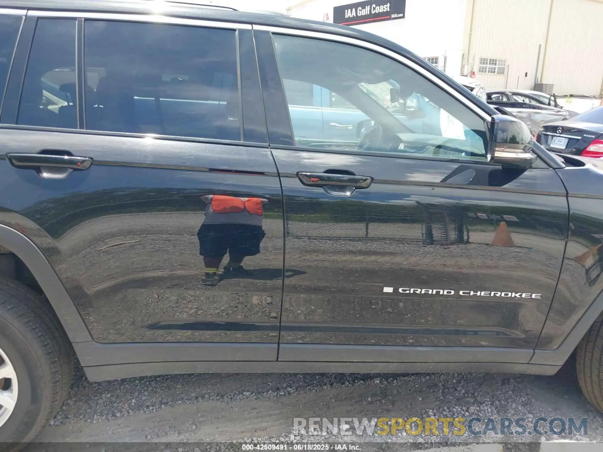13 Photograph of a damaged car 1C4RJHBG6PC641014 JEEP GRAND CHEROKEE 2023