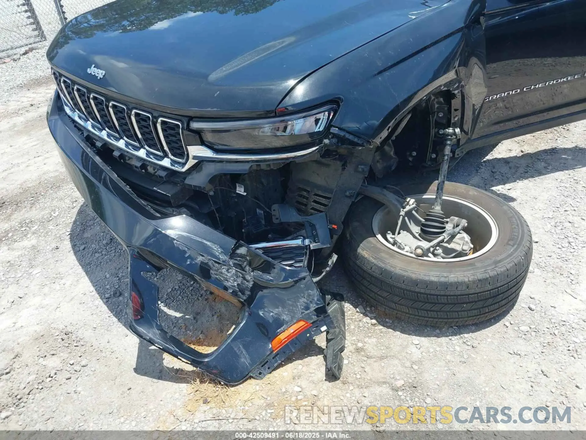 6 Photograph of a damaged car 1C4RJHBG6PC641014 JEEP GRAND CHEROKEE 2023