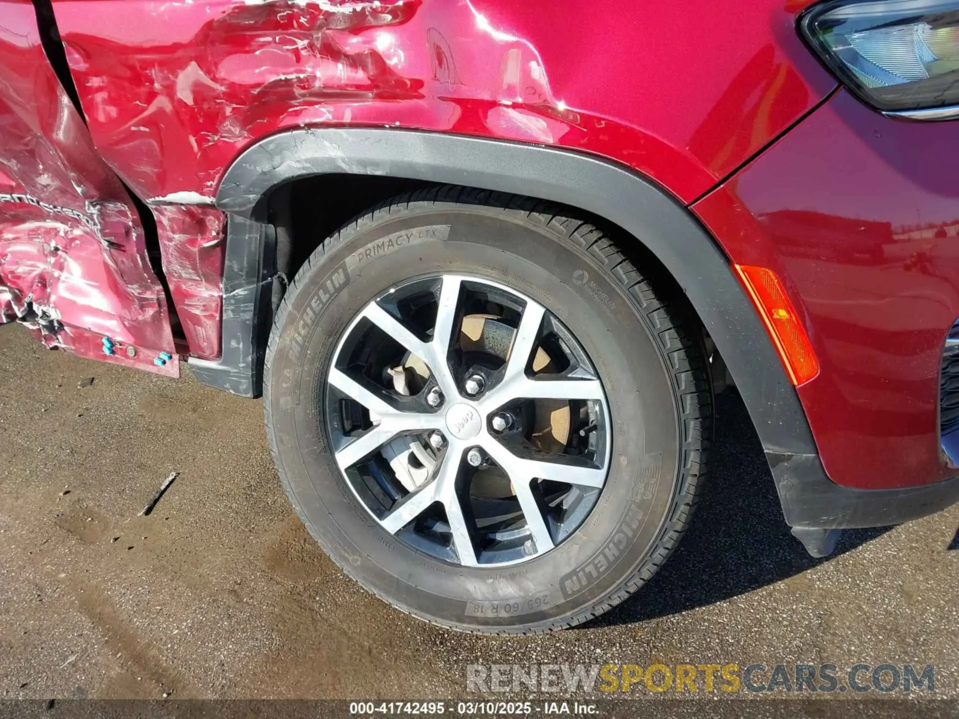 18 Photograph of a damaged car 1C4RJHBG7PC536384 JEEP GRAND CHEROKEE 2023
