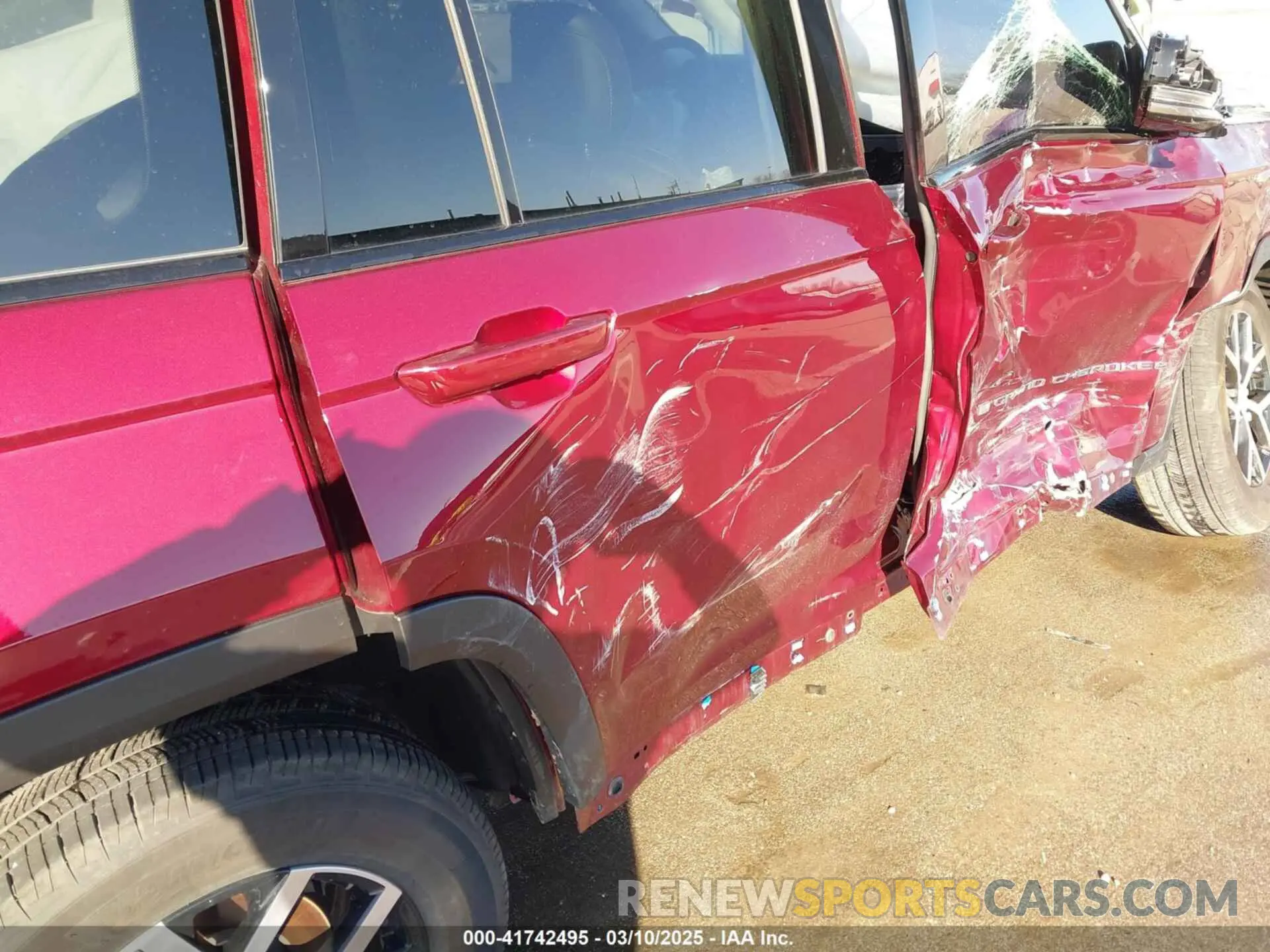 20 Photograph of a damaged car 1C4RJHBG7PC536384 JEEP GRAND CHEROKEE 2023